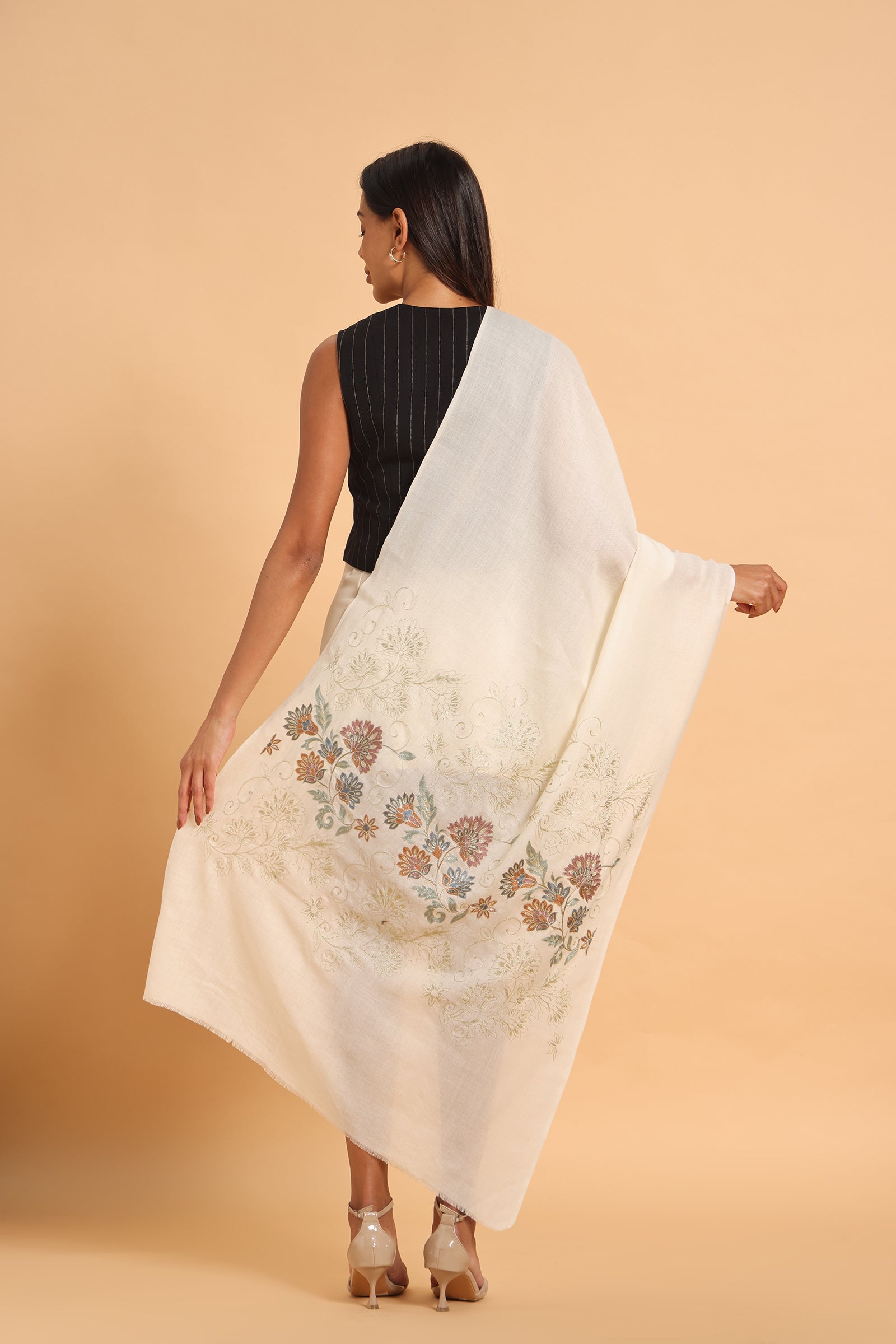 White Kashmiri Aari Heritage Pure Wool Stole