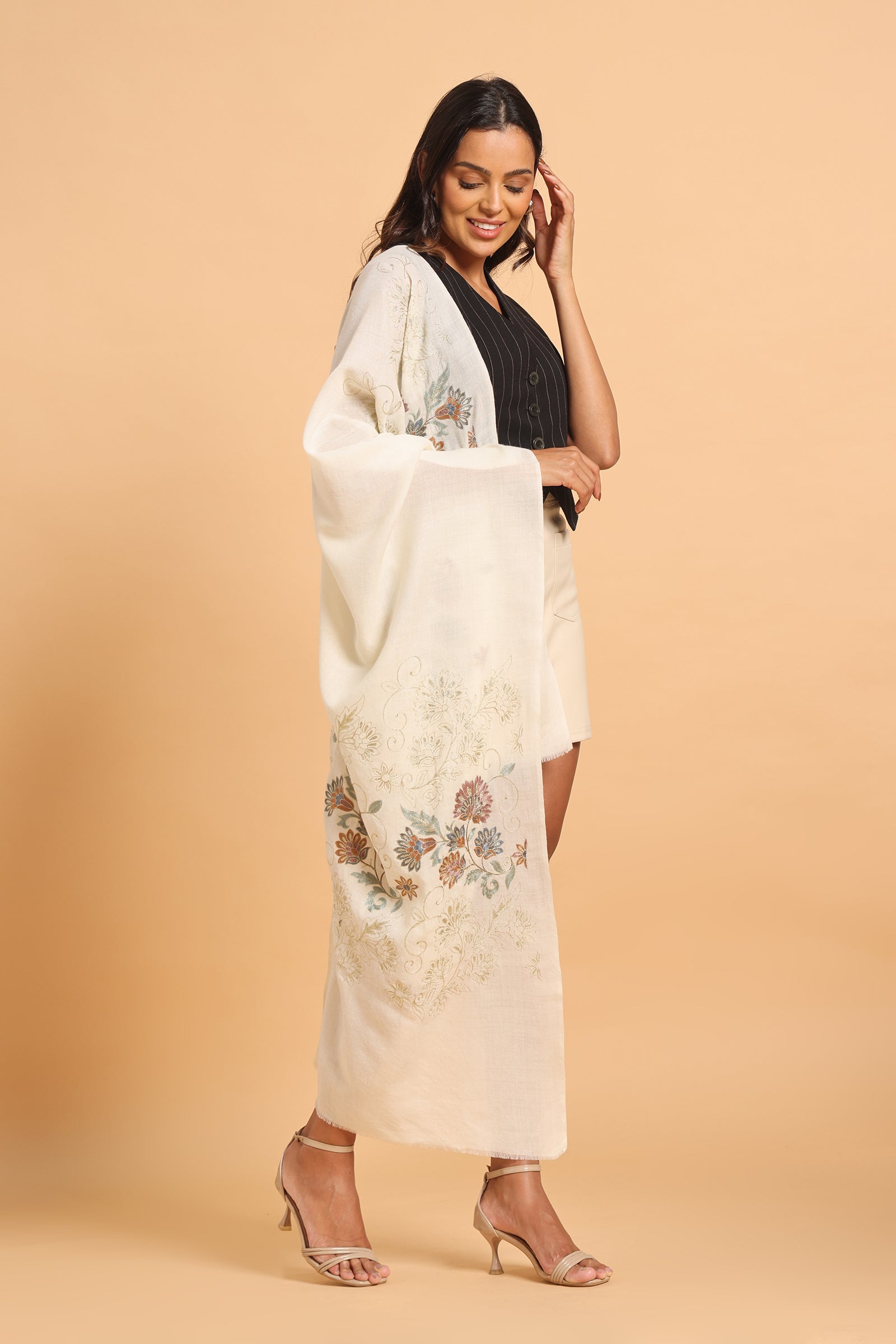 White Kashmiri Aari Heritage Pure Wool Stole