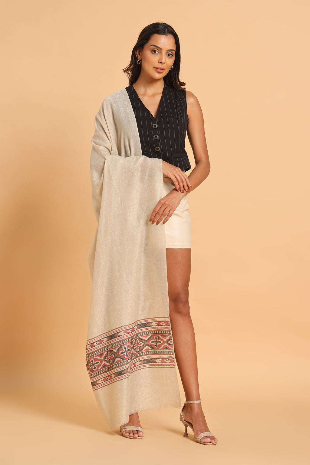 Ivory Fine Wool Pashmina Shawl with Traditional Border