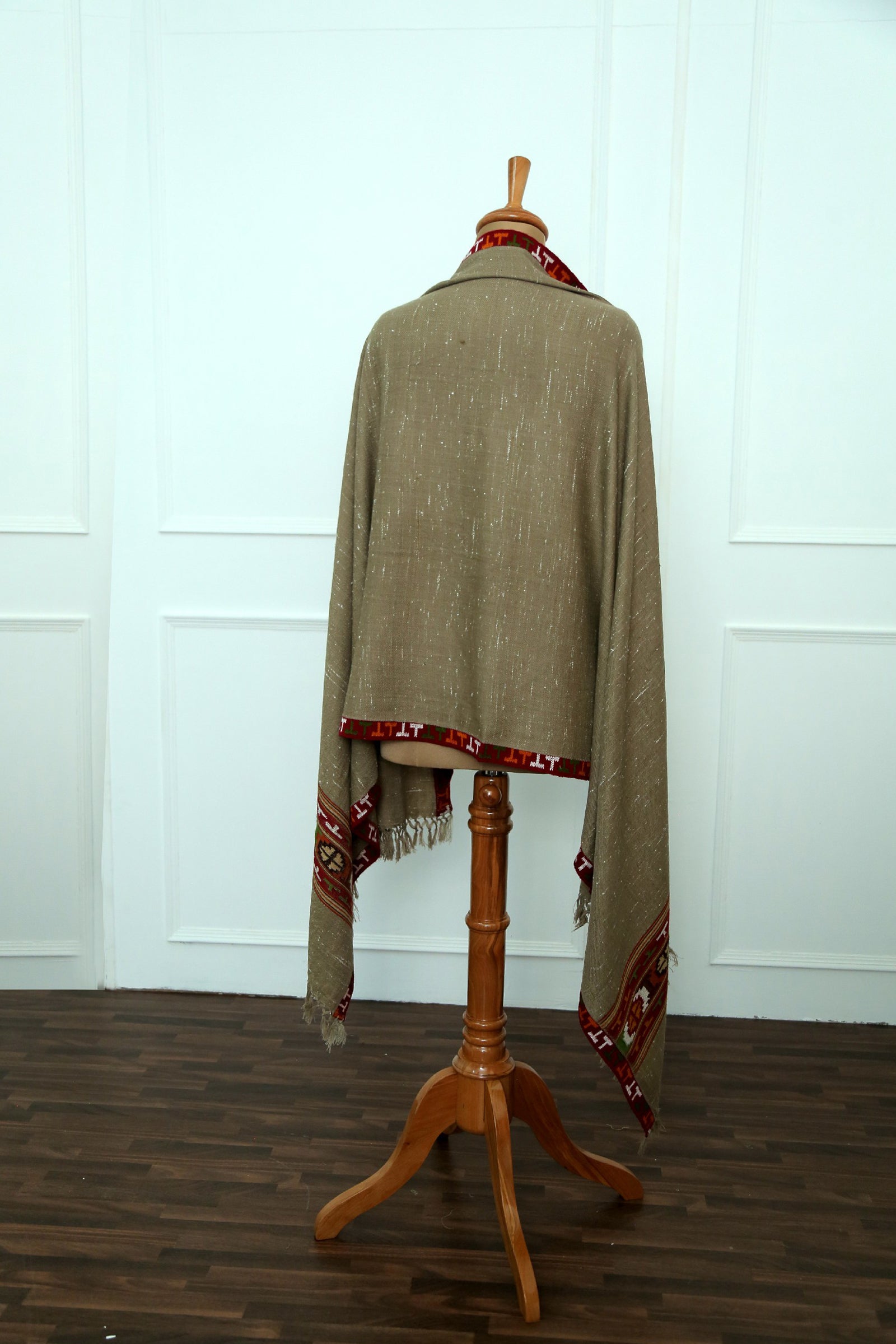 Women Himachal Kinnauri Stole