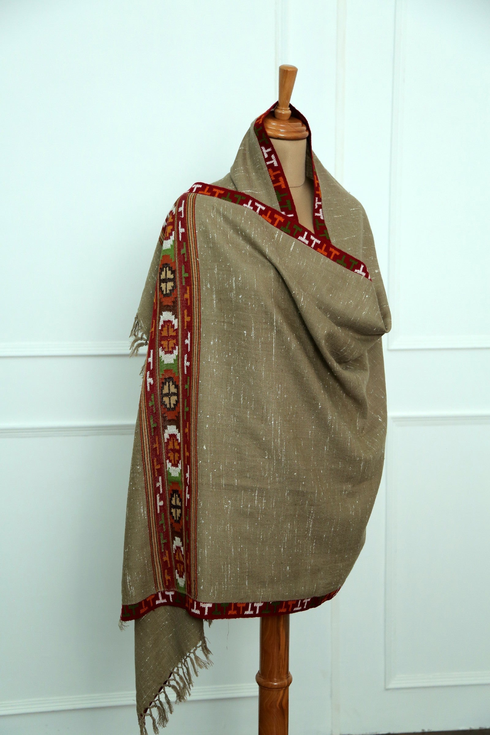 Women Himachal Kinnauri Stole