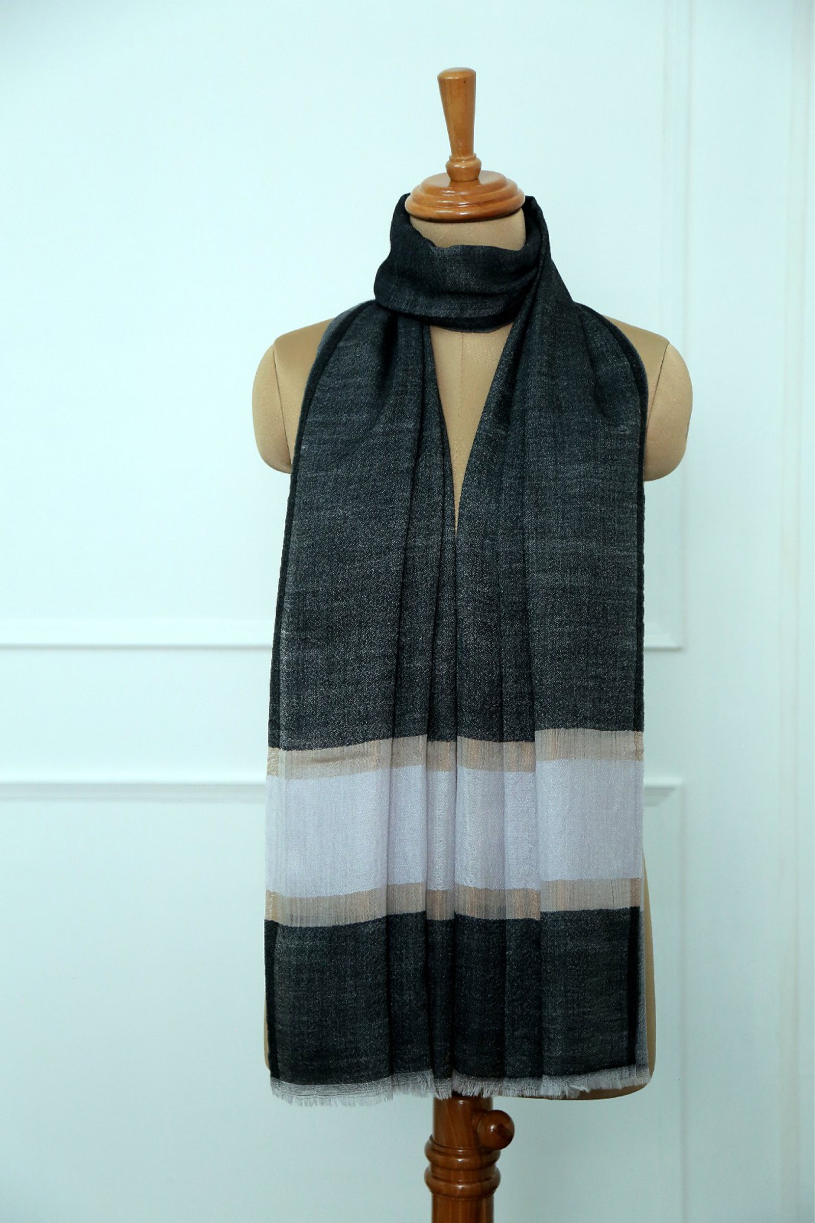 Fine Wool Black Border Zari Stole