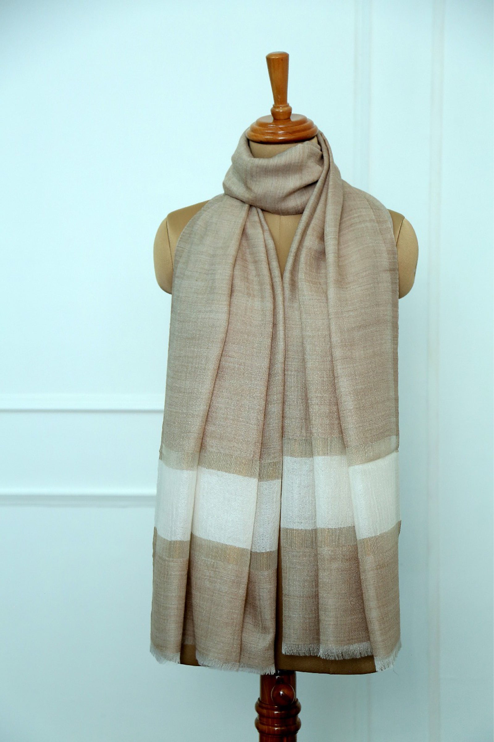 Fine Wool Beige Border Zari Stole