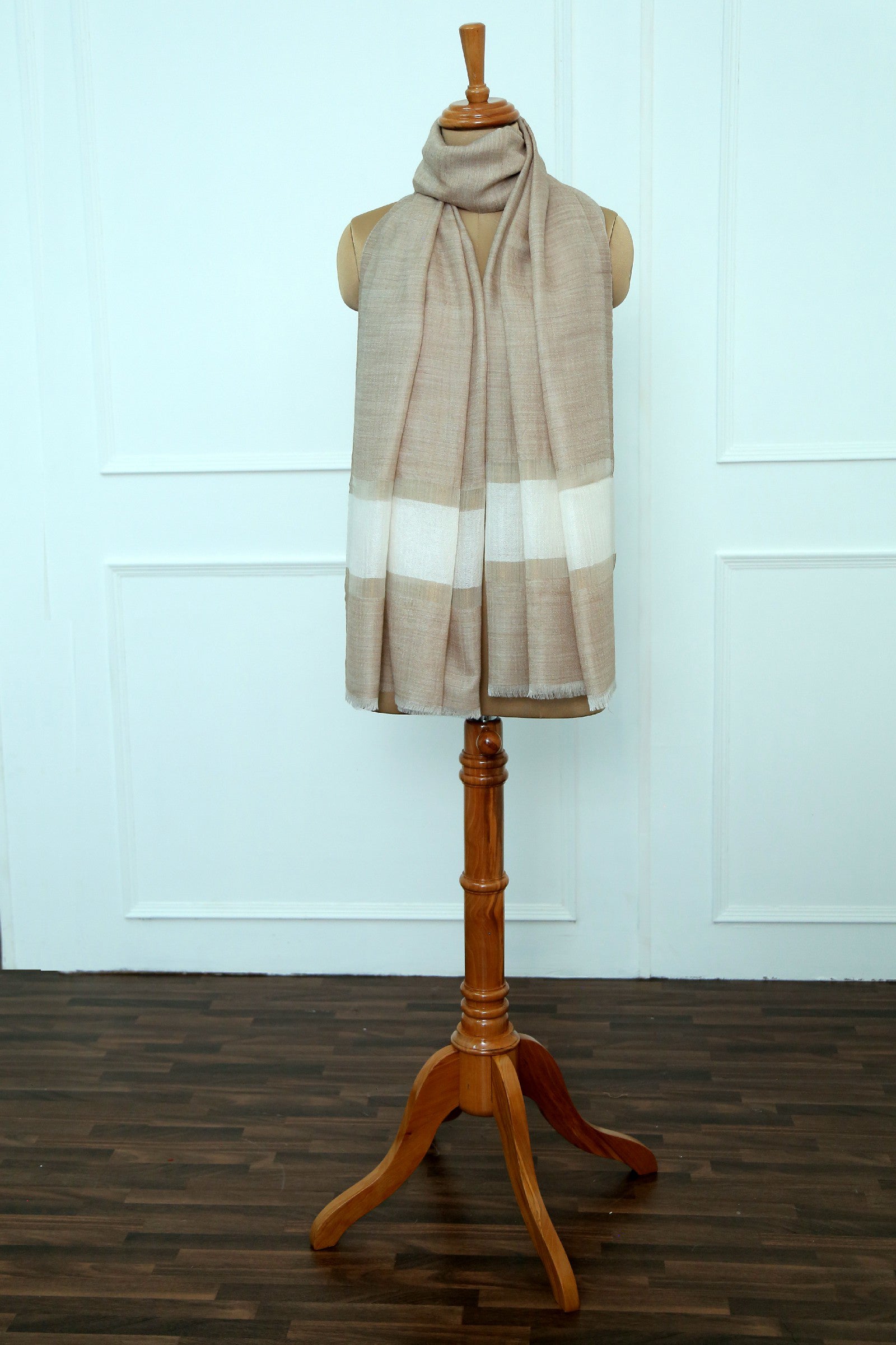 Fine Wool Beige Border Zari Stole