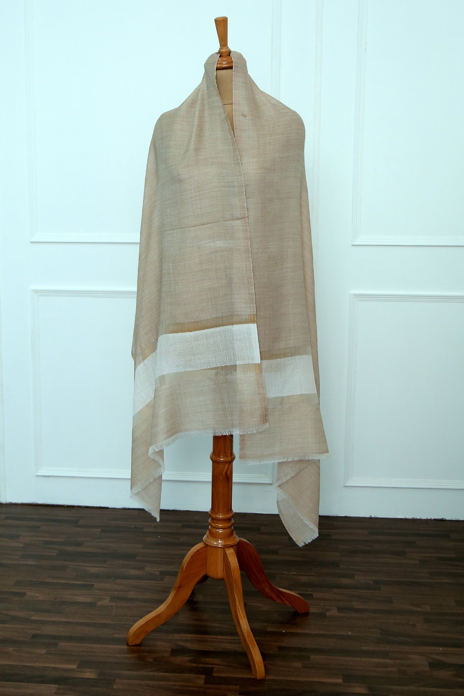 Fine Wool Beige Border Zari Stole