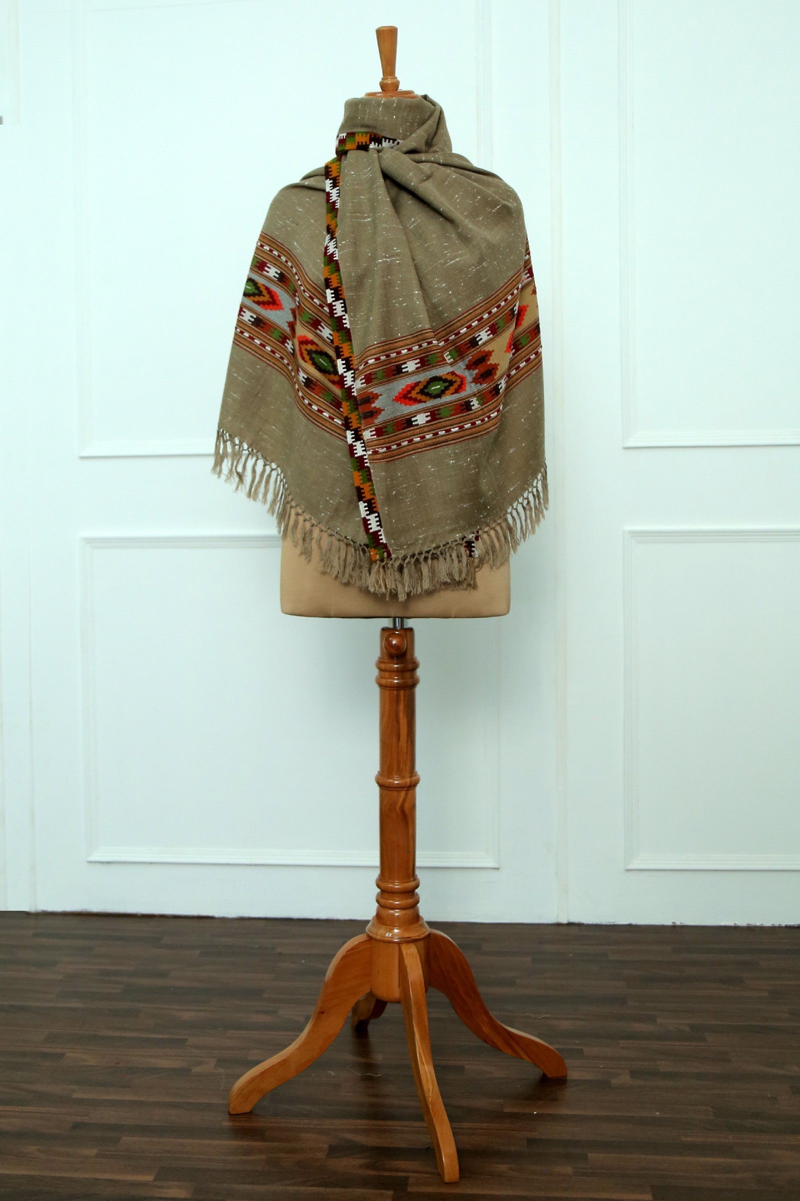 Women Beige Himachali Kinnauri Stole