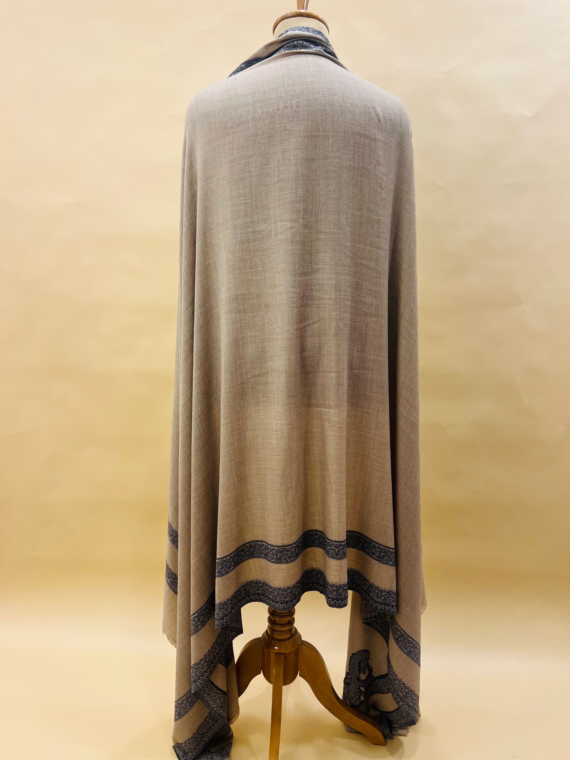 Fine wool Pashmina Men Shawl