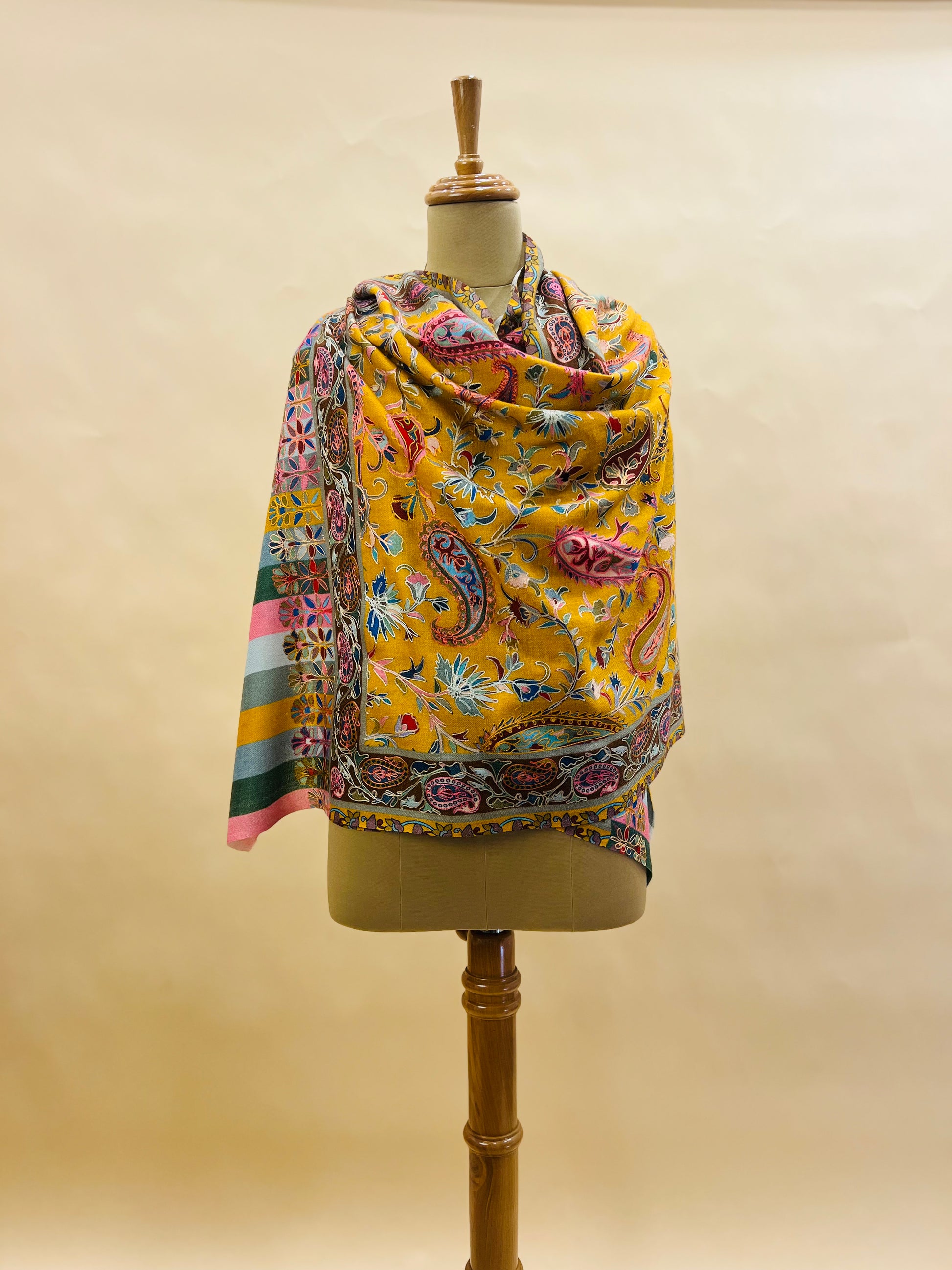 Kalamkari Embroidery Design, Multicolour