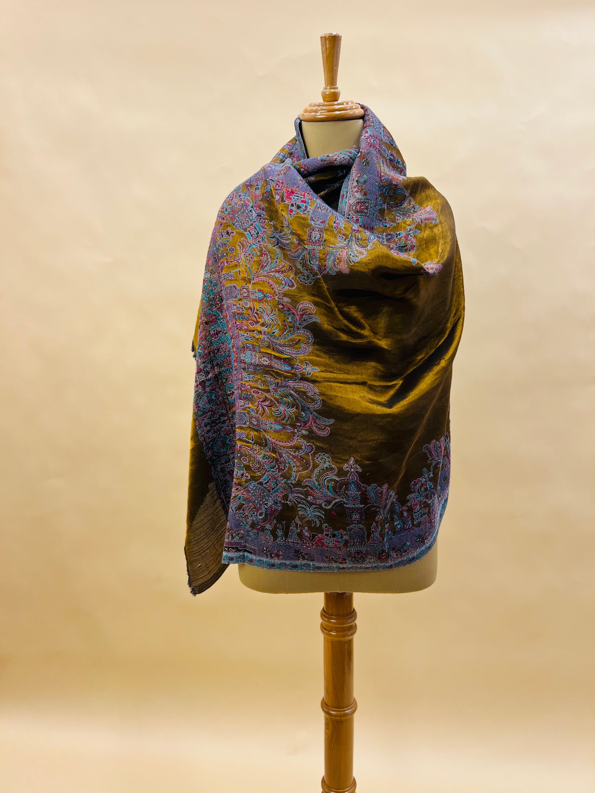 Gold Moonlight Fine Wool Zari Stole