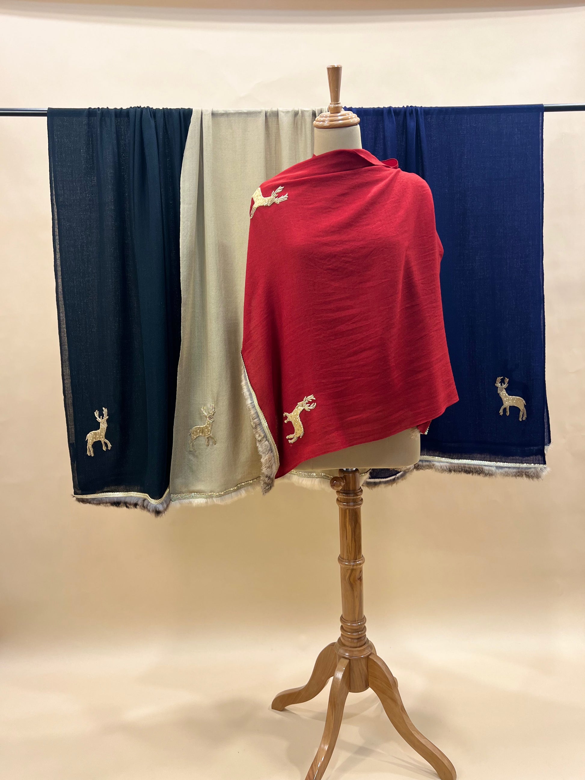 Deer Motif Stole mehrun