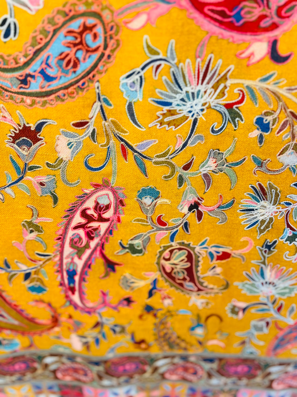 Kalamkari Embroidery Design, Multicolour