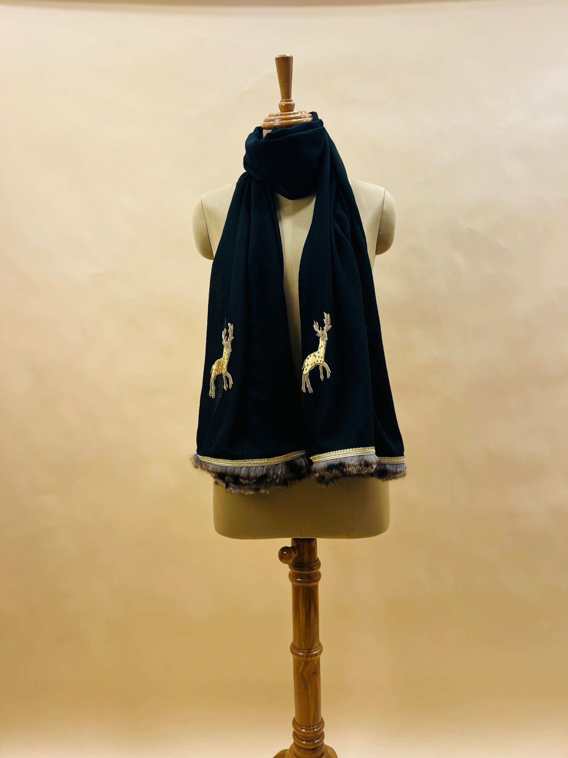 Deer Motif Stole Black