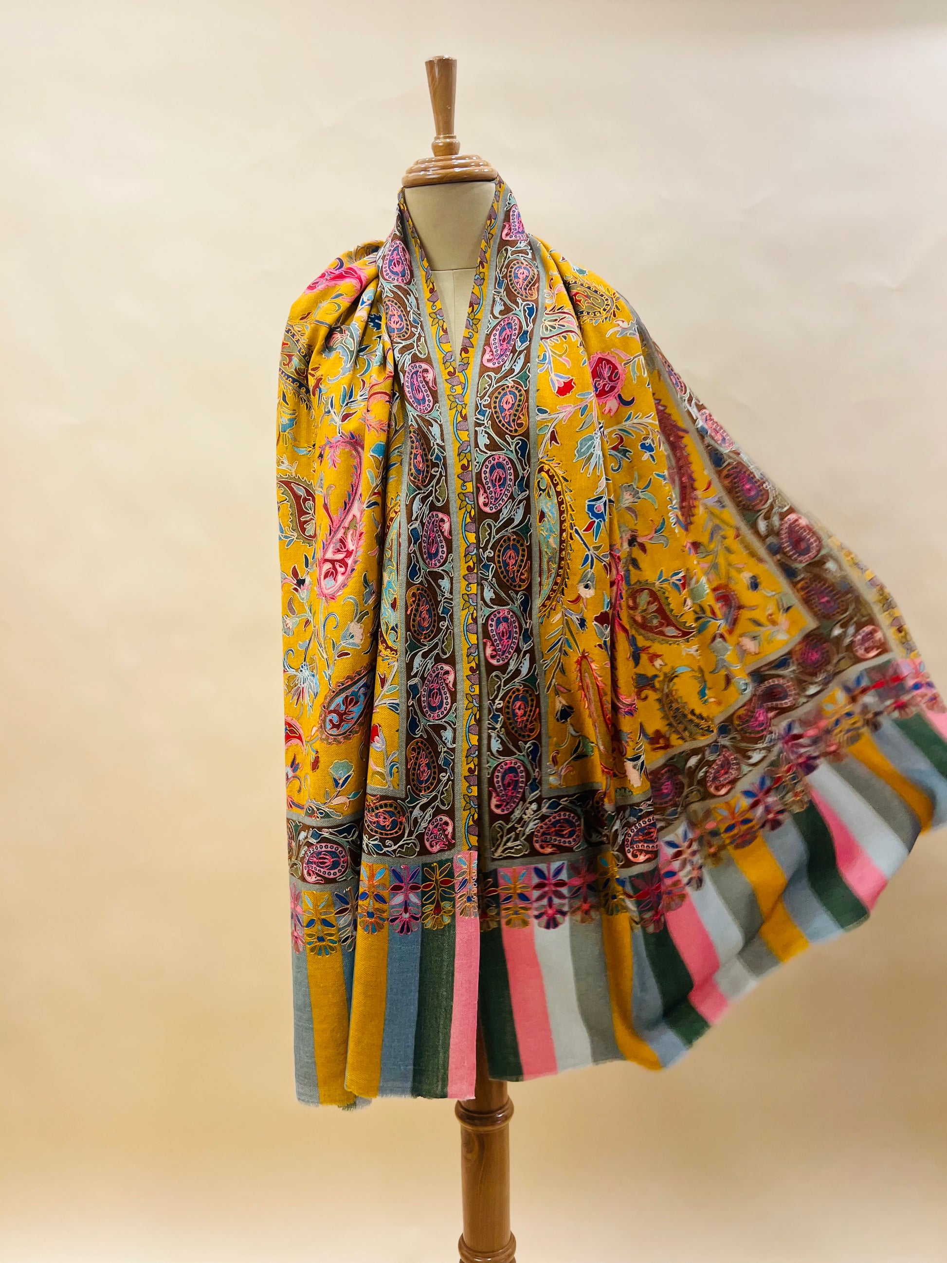 Kalamkari Embroidery Design, Multicolour