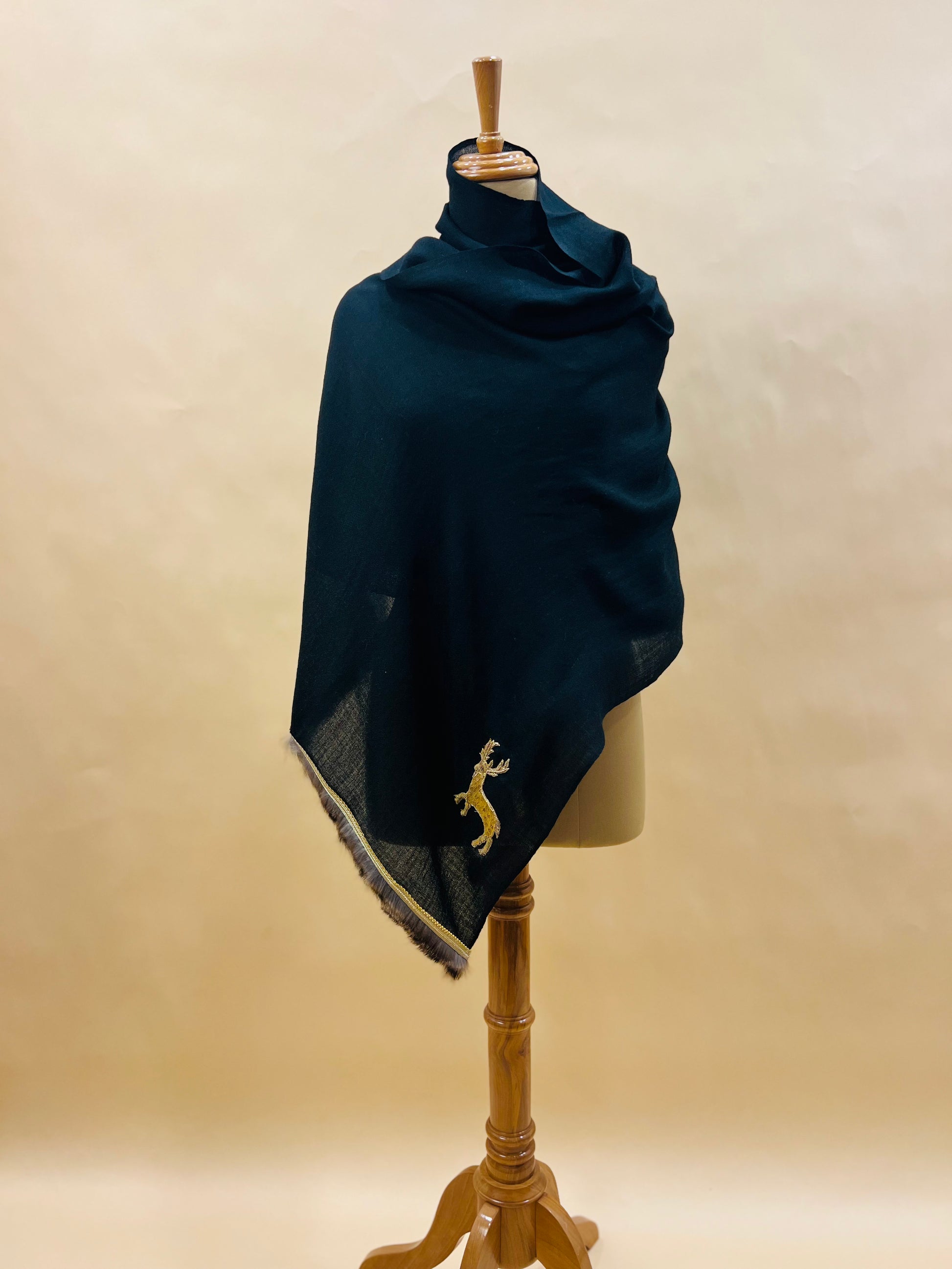 Deer Motif Stole Black