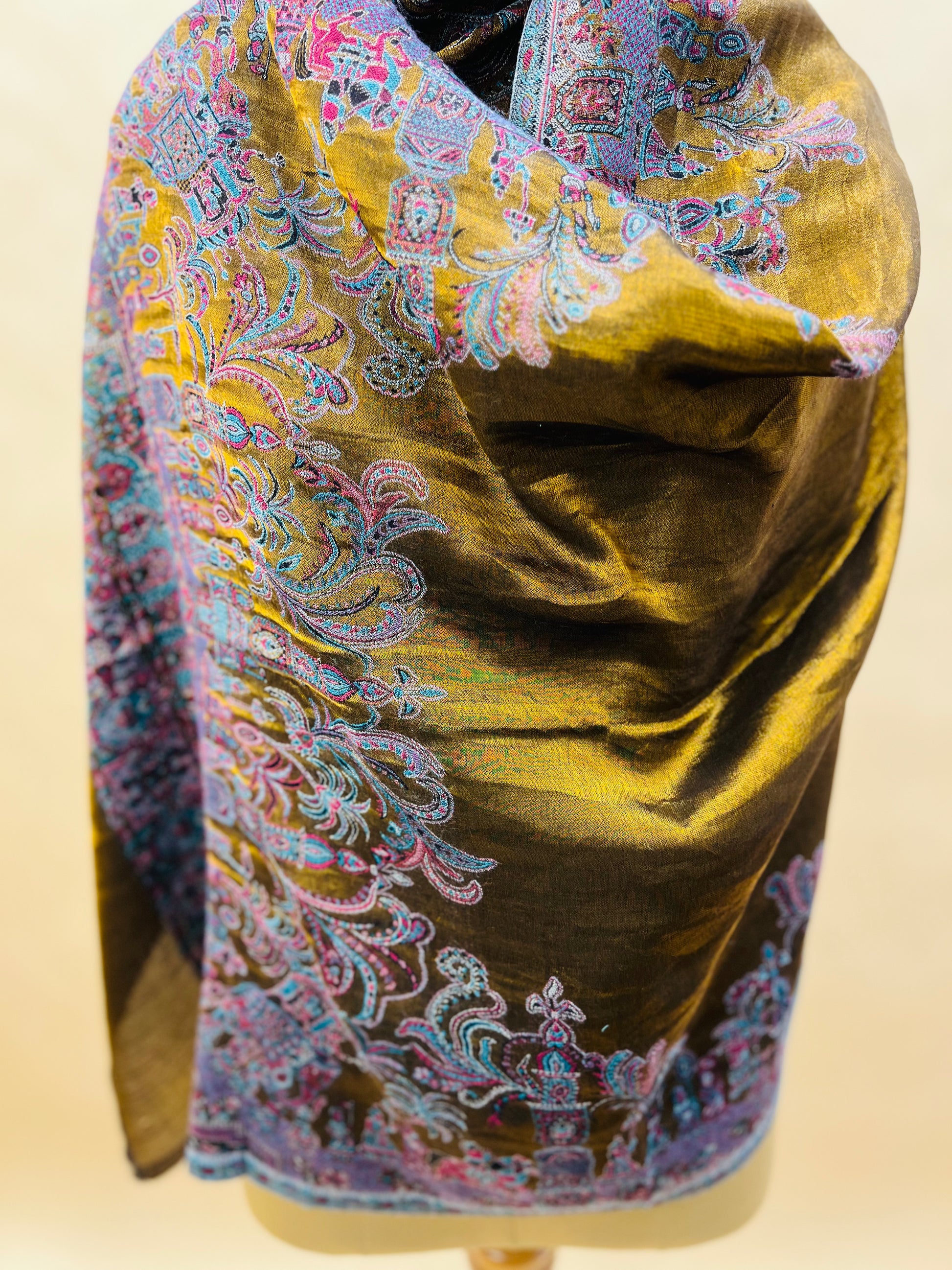 Gold Moonlight Fine Wool Zari Stole