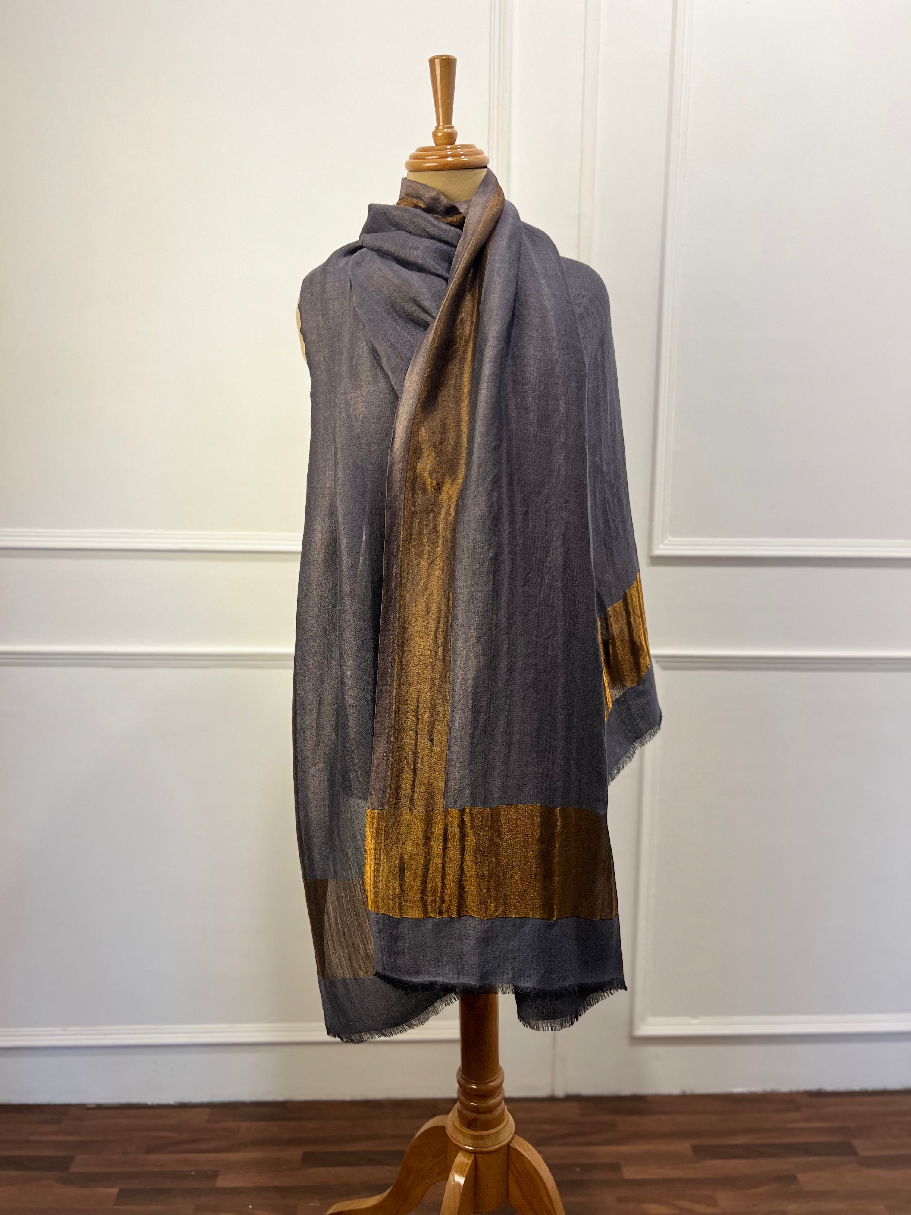 Zari Border Reversible Shawl