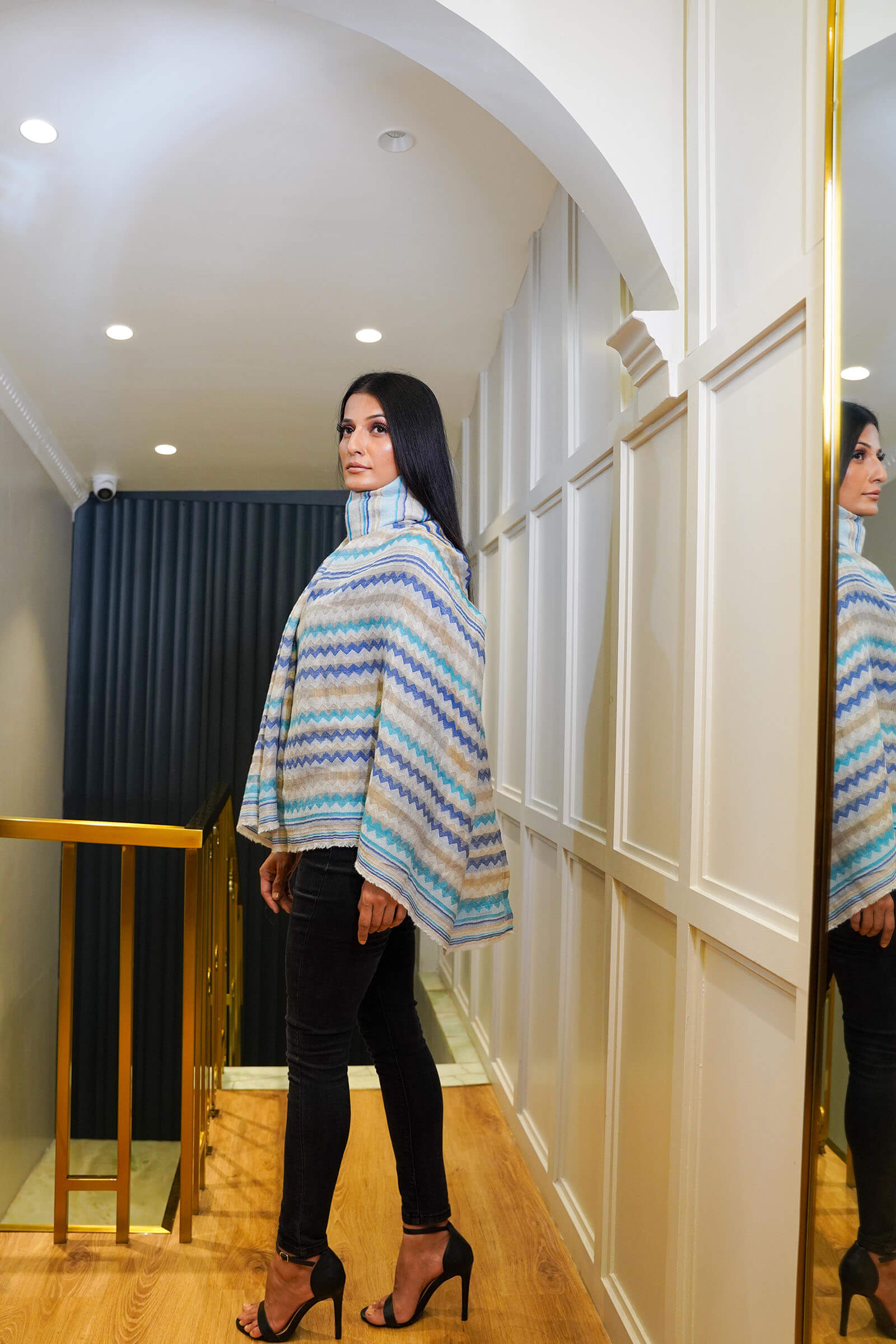 Fine Wool Stripe Zari Shawl