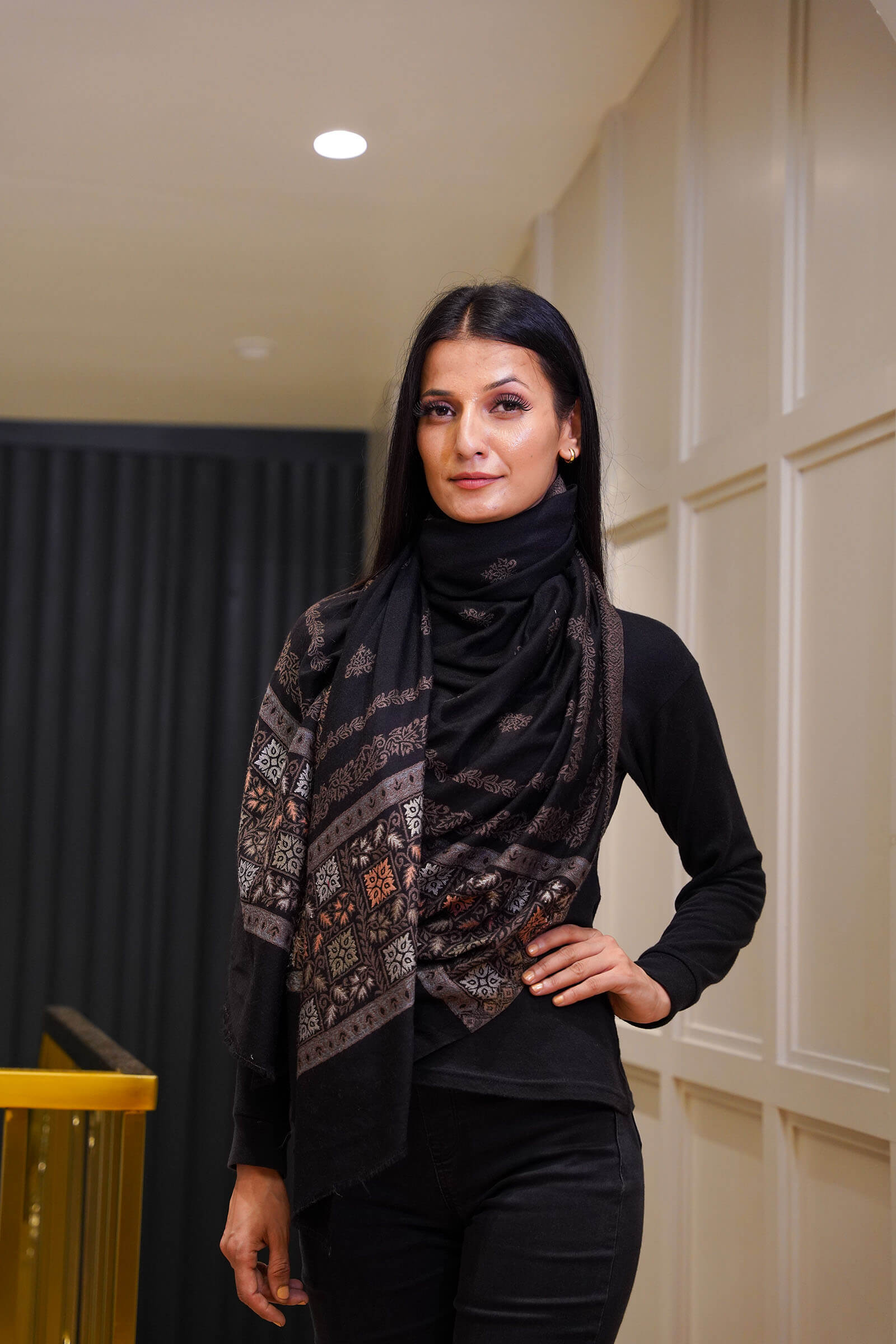 Fine Wool Black Kani Scarf
