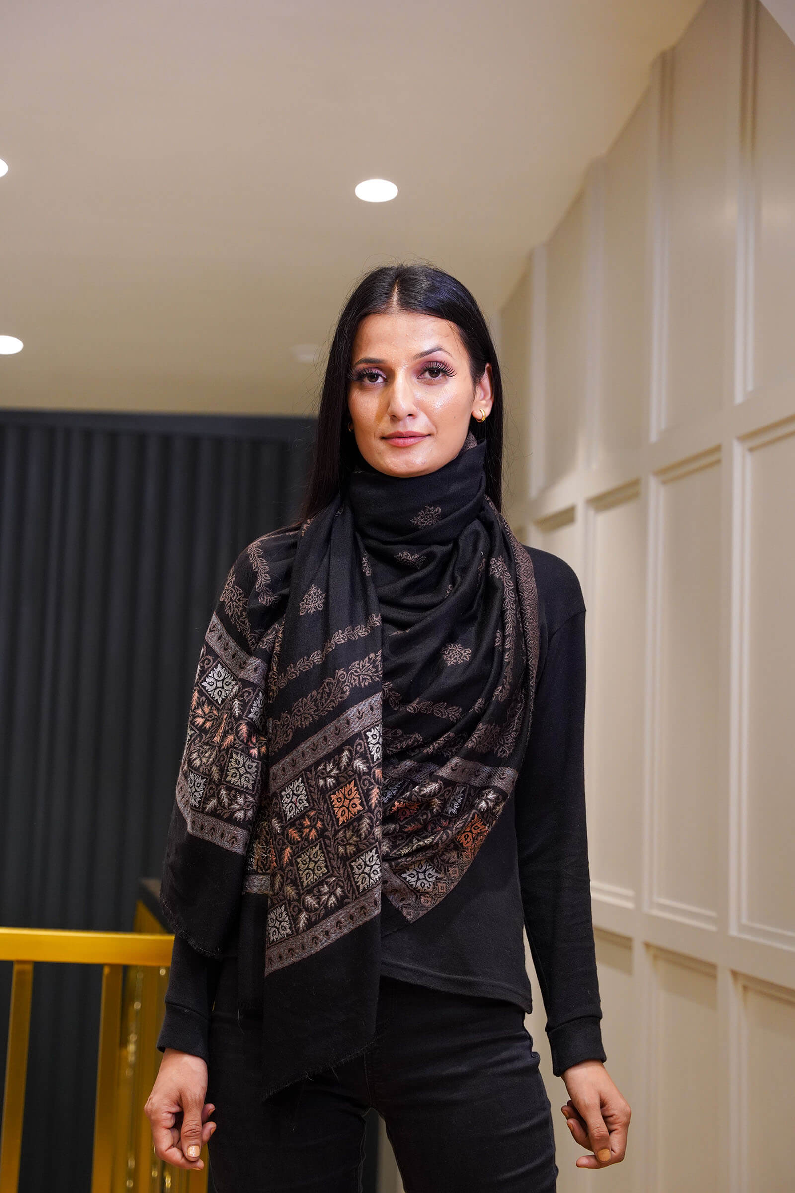 Fine Wool Black Kani Scarf