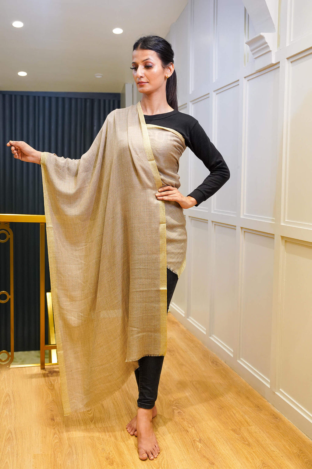 Women Border Zari Natural Colour Stole
