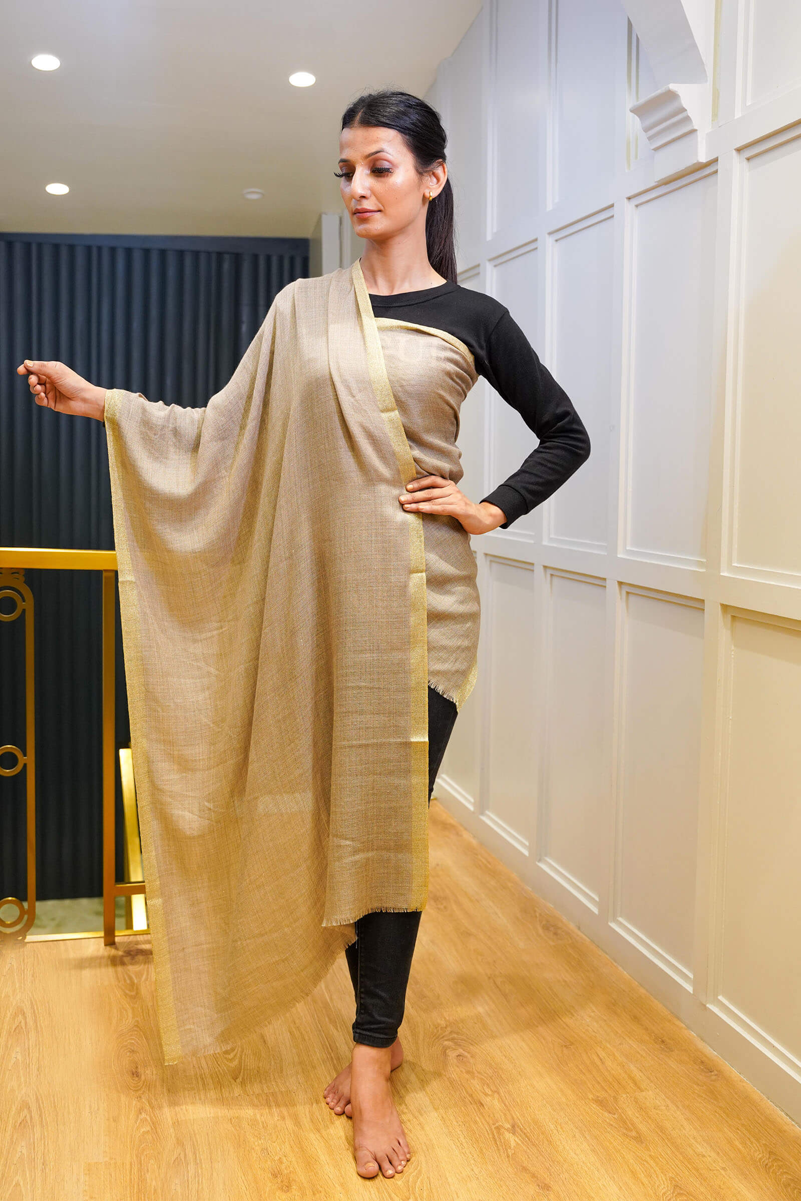 Women Border Zari Natural Colour Stole