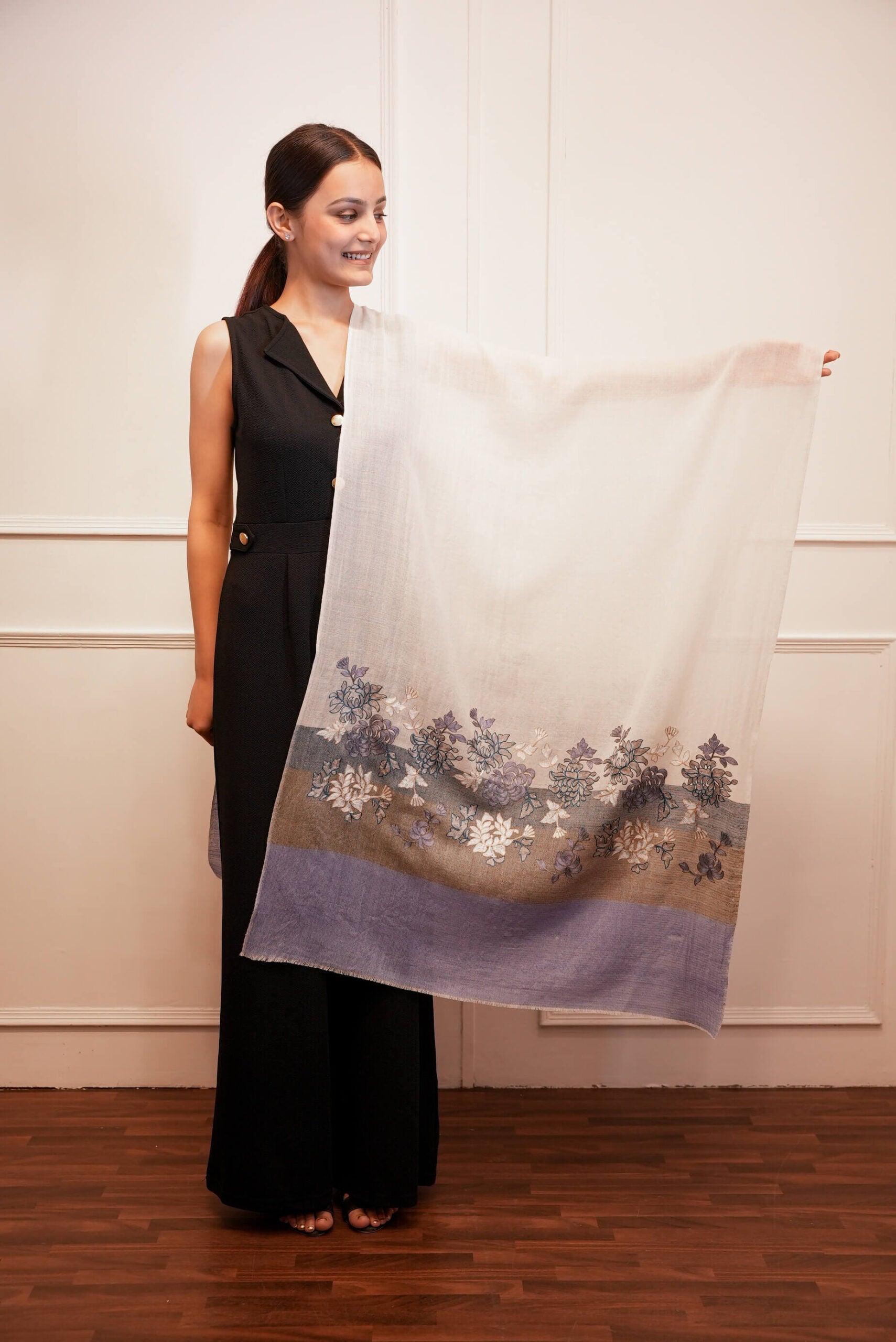 Women Pure Wool kashmiri Embroidered Stole