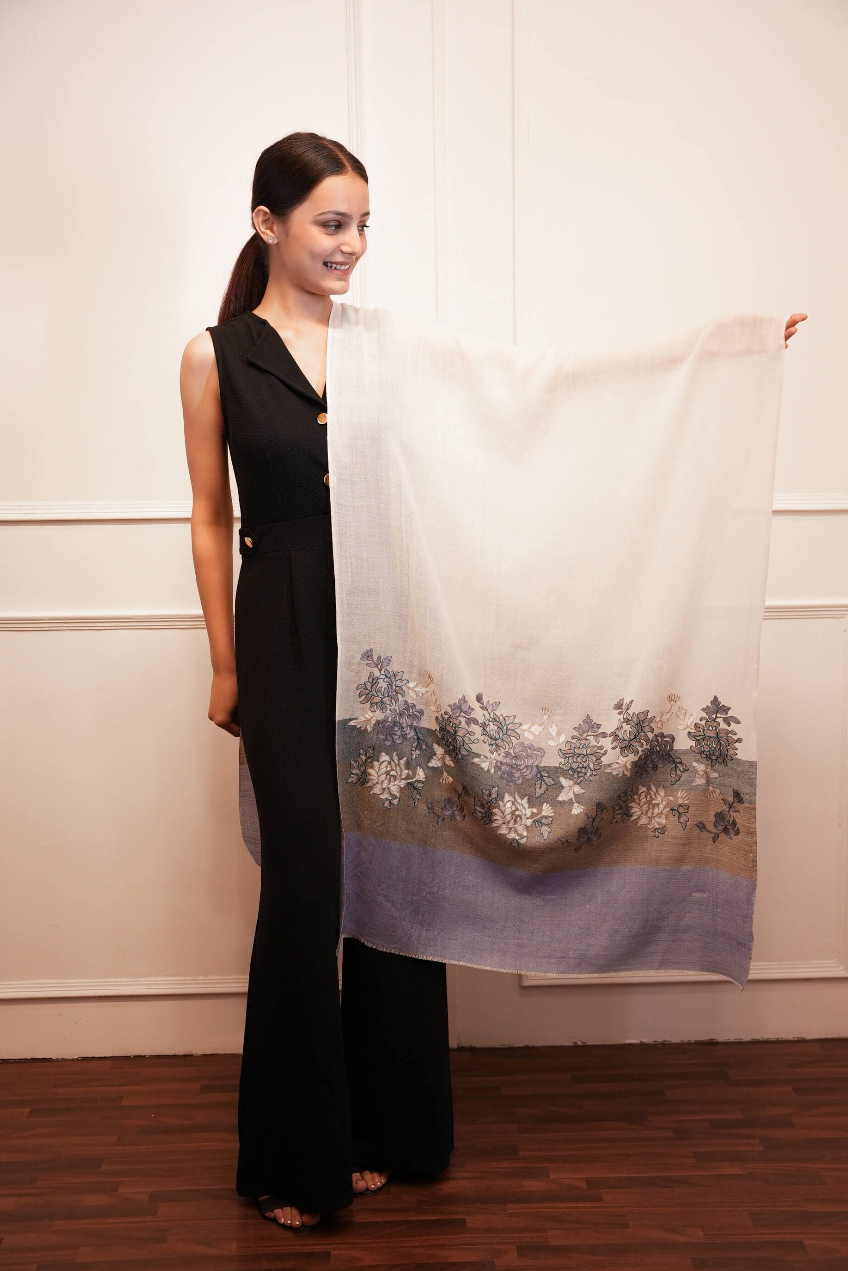 Women Pure Wool kashmiri Embroidered Stole