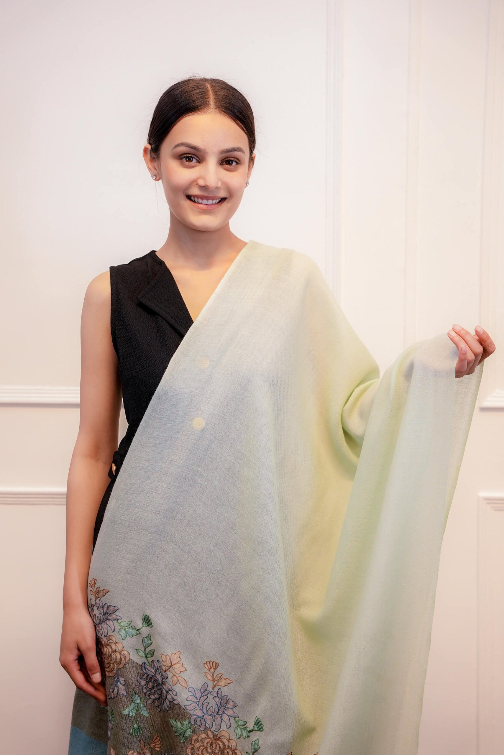 Women  Pure Wool  kashmiri Embroidered Stole