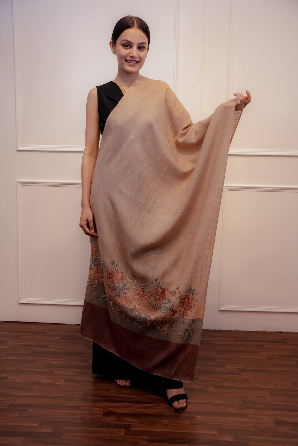Color: Beige Material: Pure Wool Size: 70 X 200