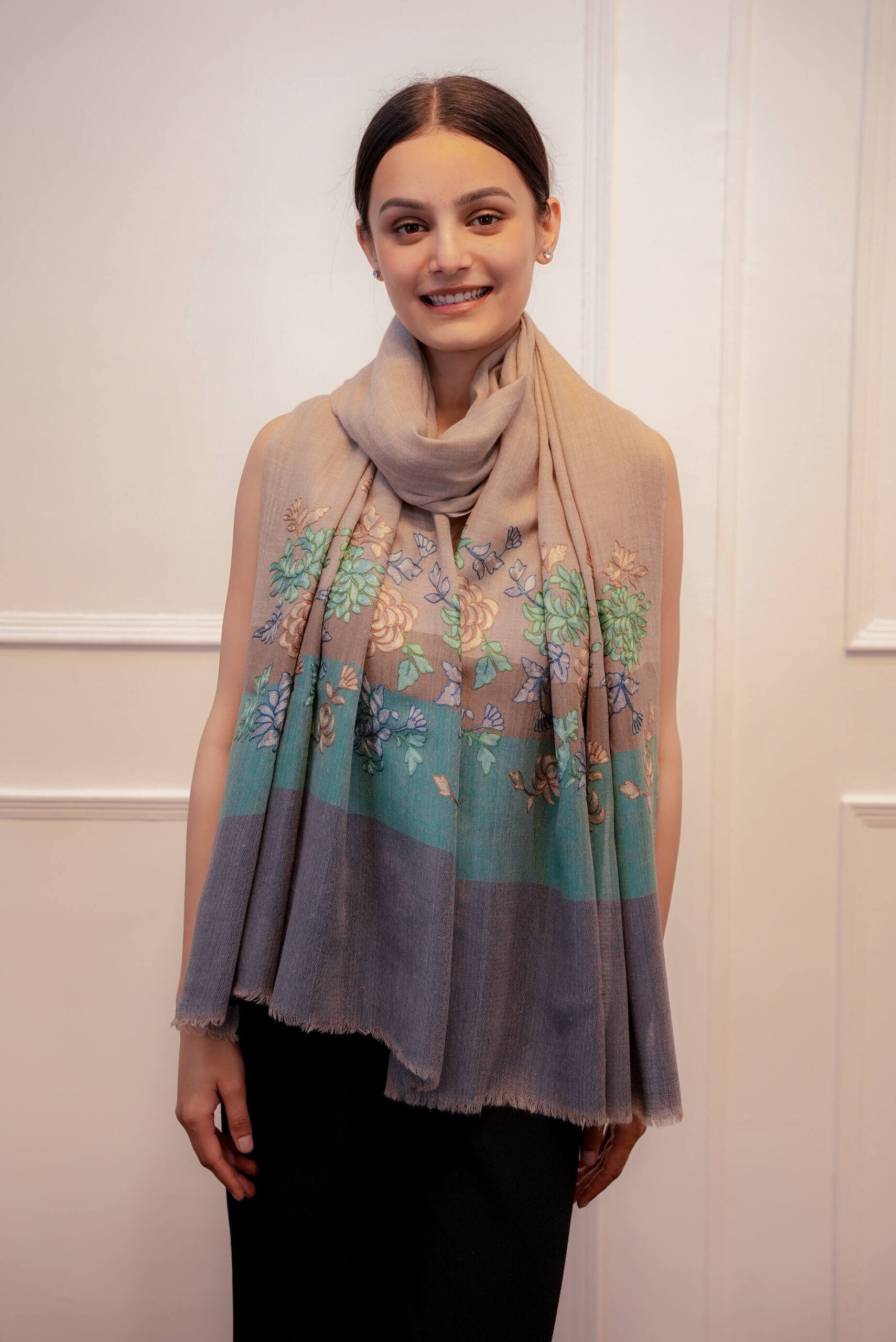 Women  Pure Wool  kashmiri Embroidered Stole
