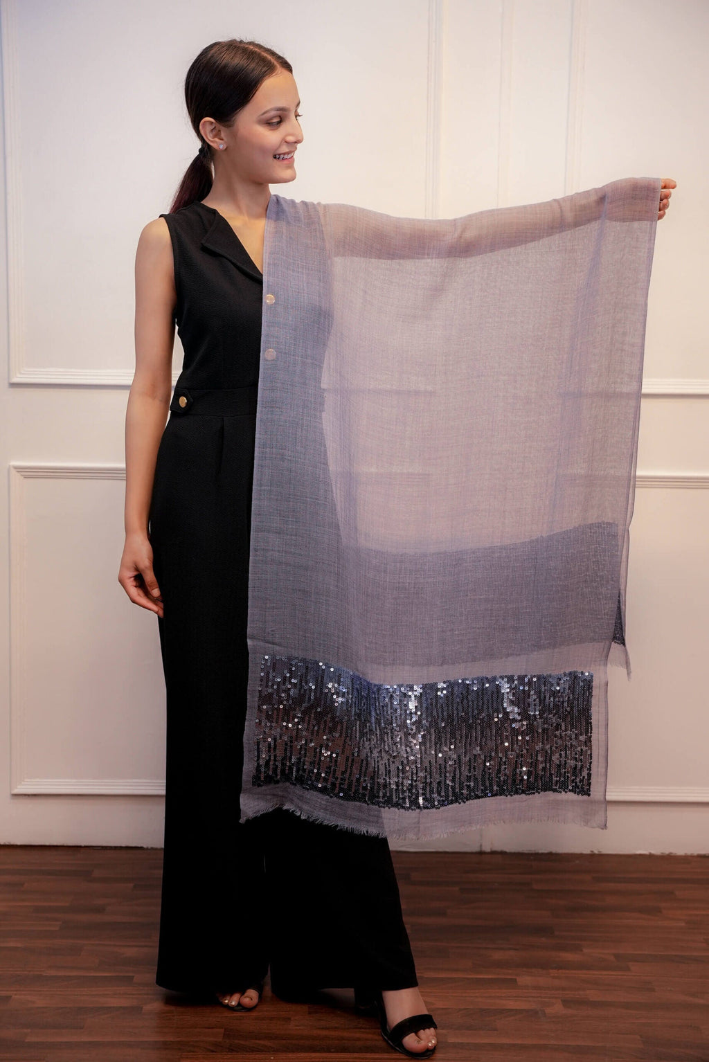 Sequence Grey Stole