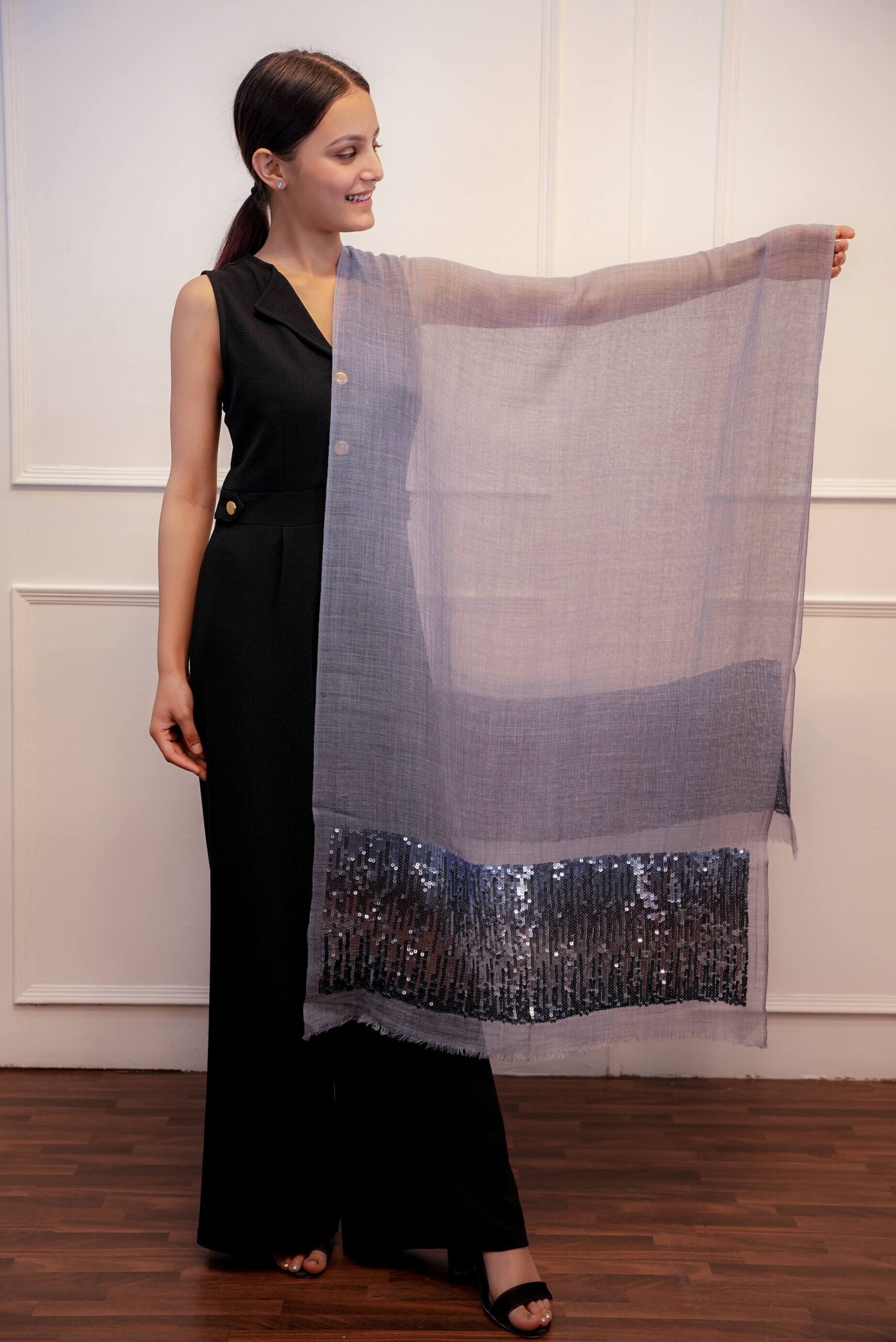Sequence Grey Stole
