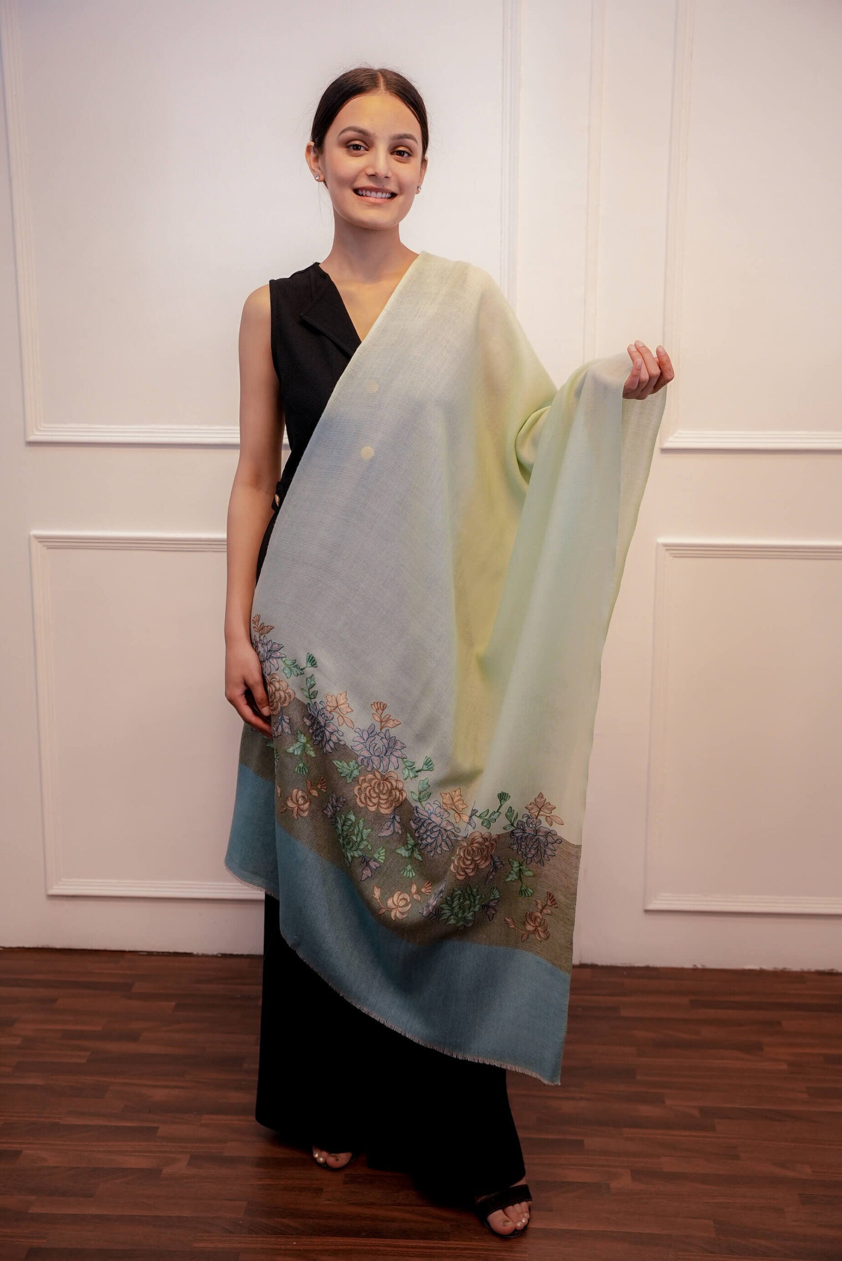 Women  Pure Wool  kashmiri Embroidered Stole