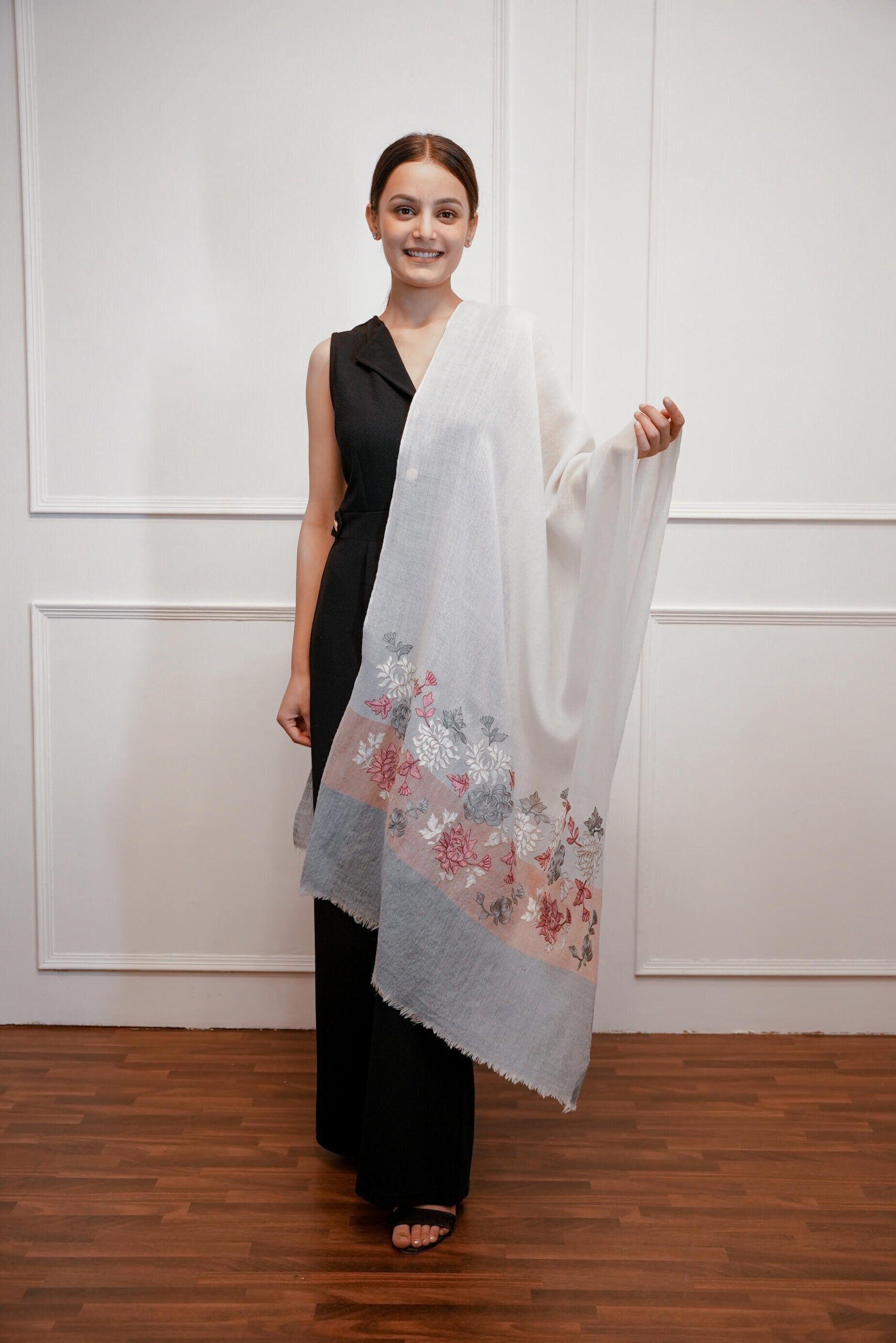 Women  Pure Wool  kashmiri Embroidered Stole