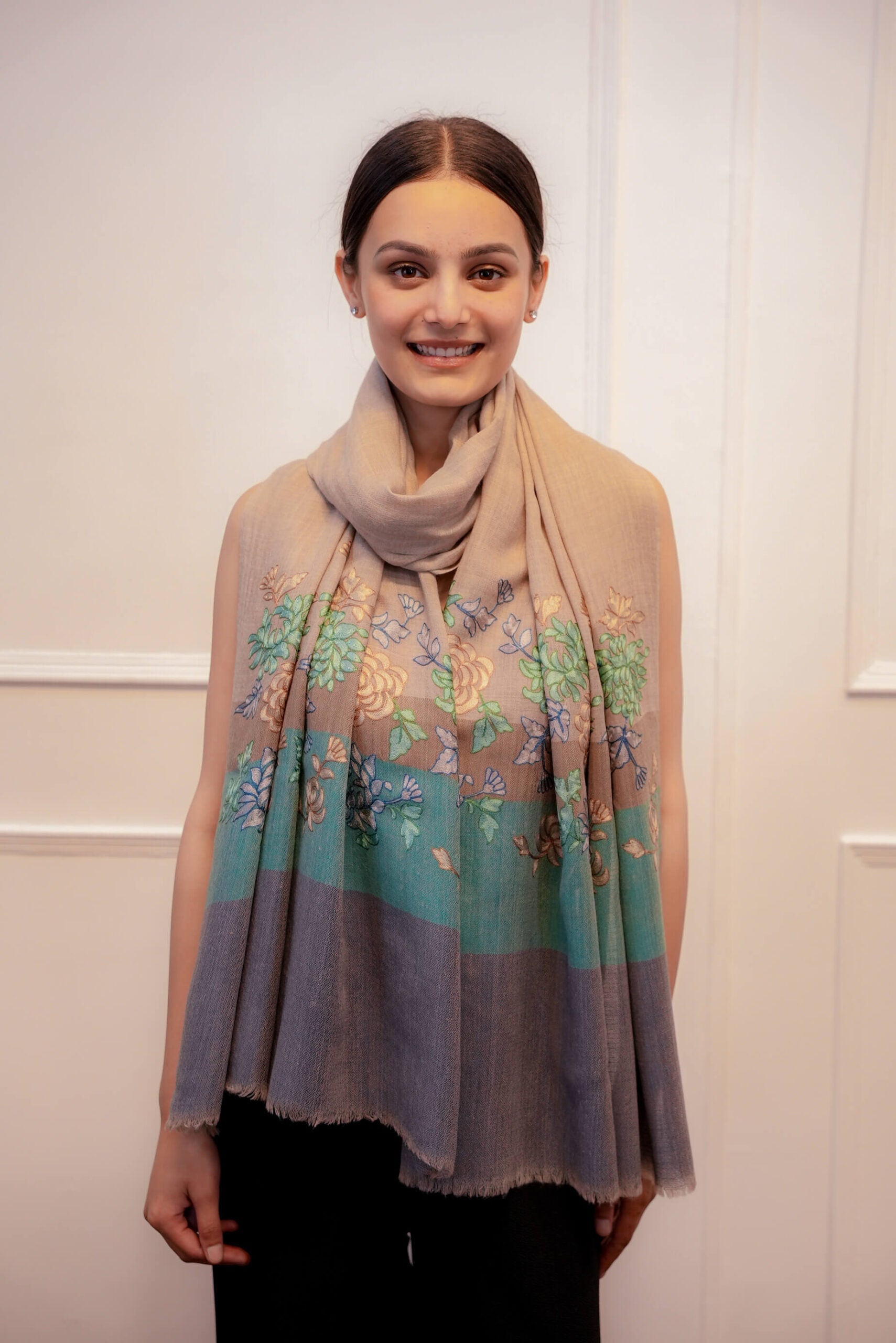 Women  Pure Wool  kashmiri Embroidered Stole