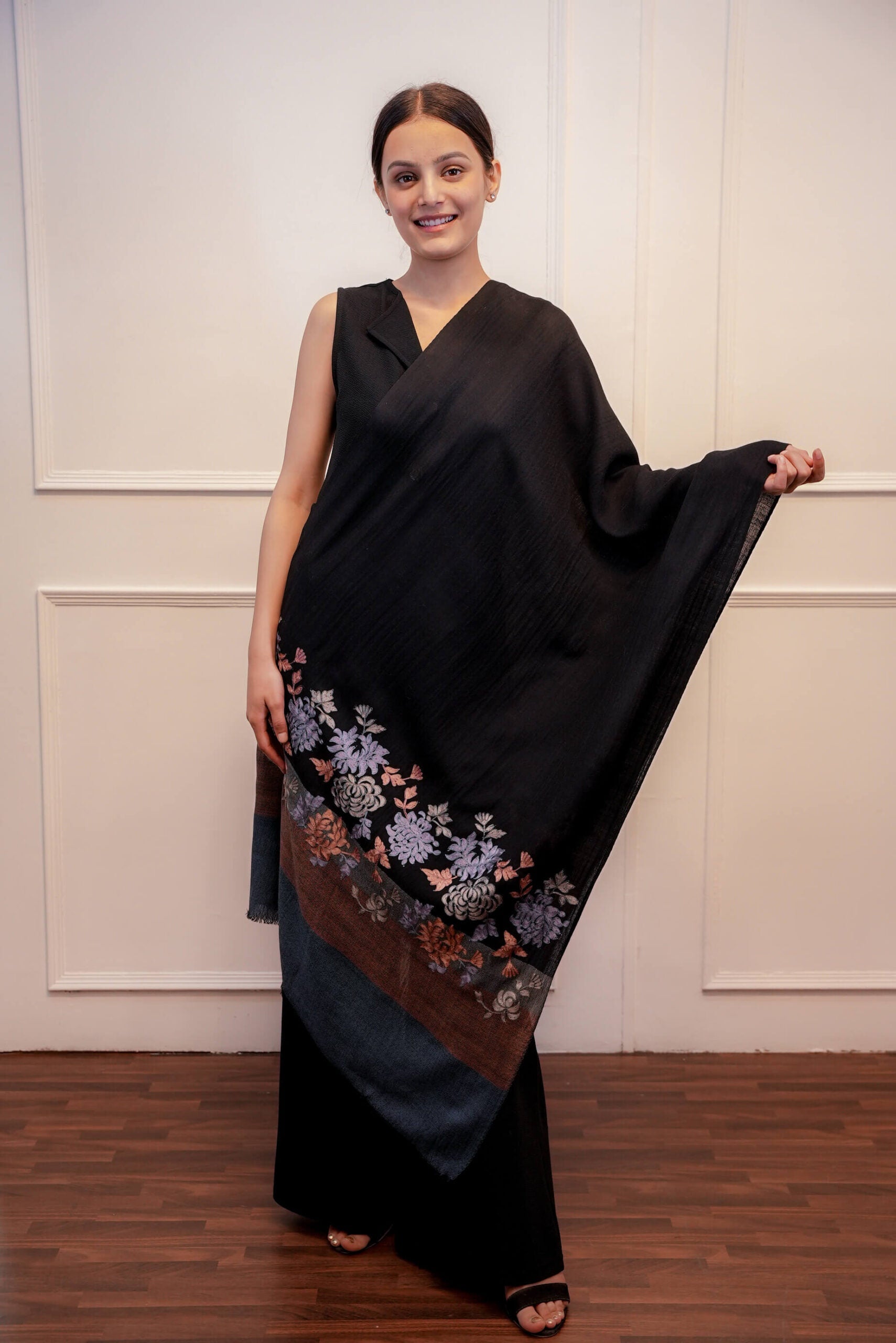 Women  Pure Wool  kashmiri Embroidered Stole