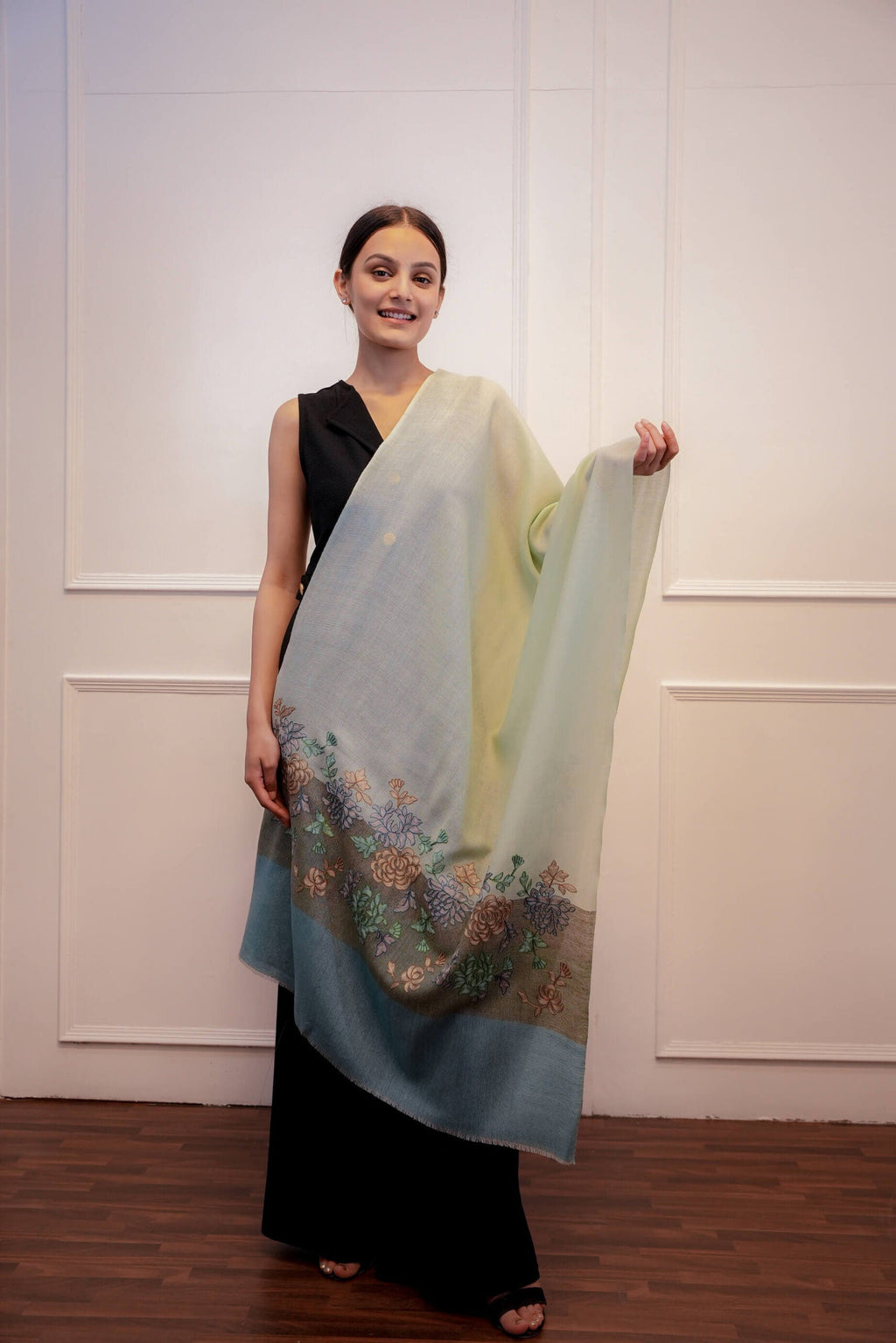 Women  Pure Wool  kashmiri Embroidered Stole