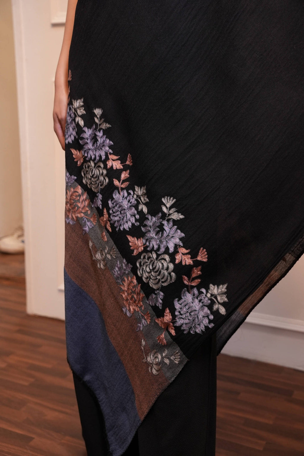 Women  Pure Wool  kashmiri Embroidered Stole
