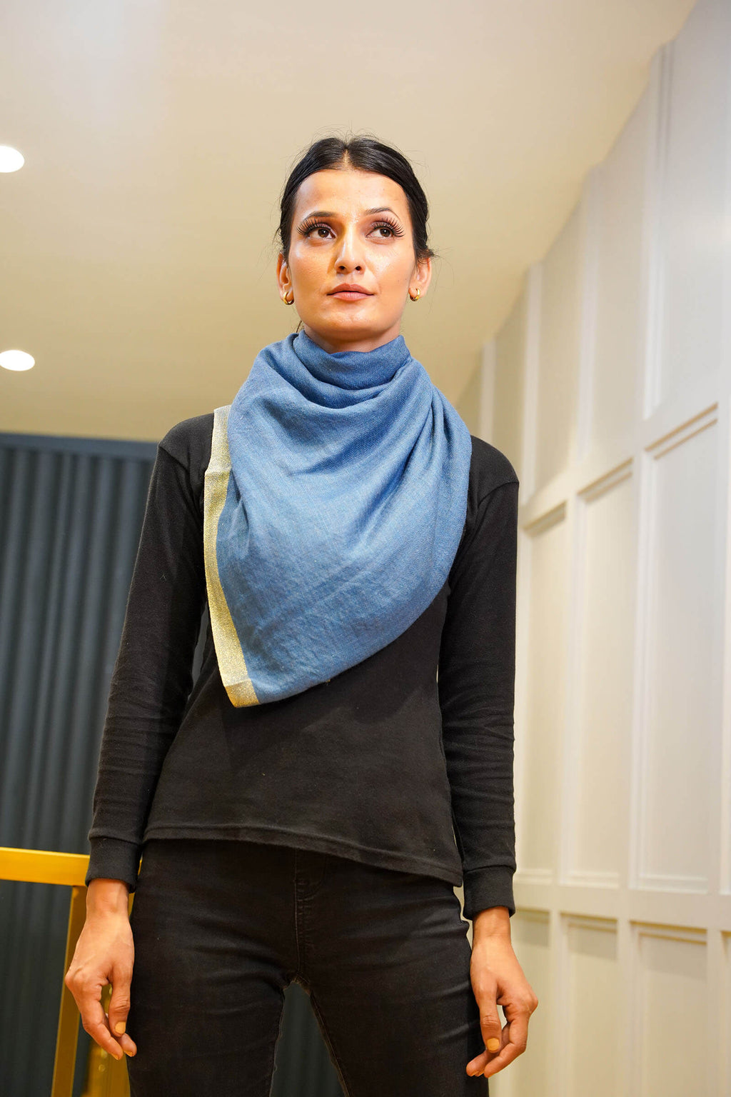 Women Border Zari Blue Grey Stole