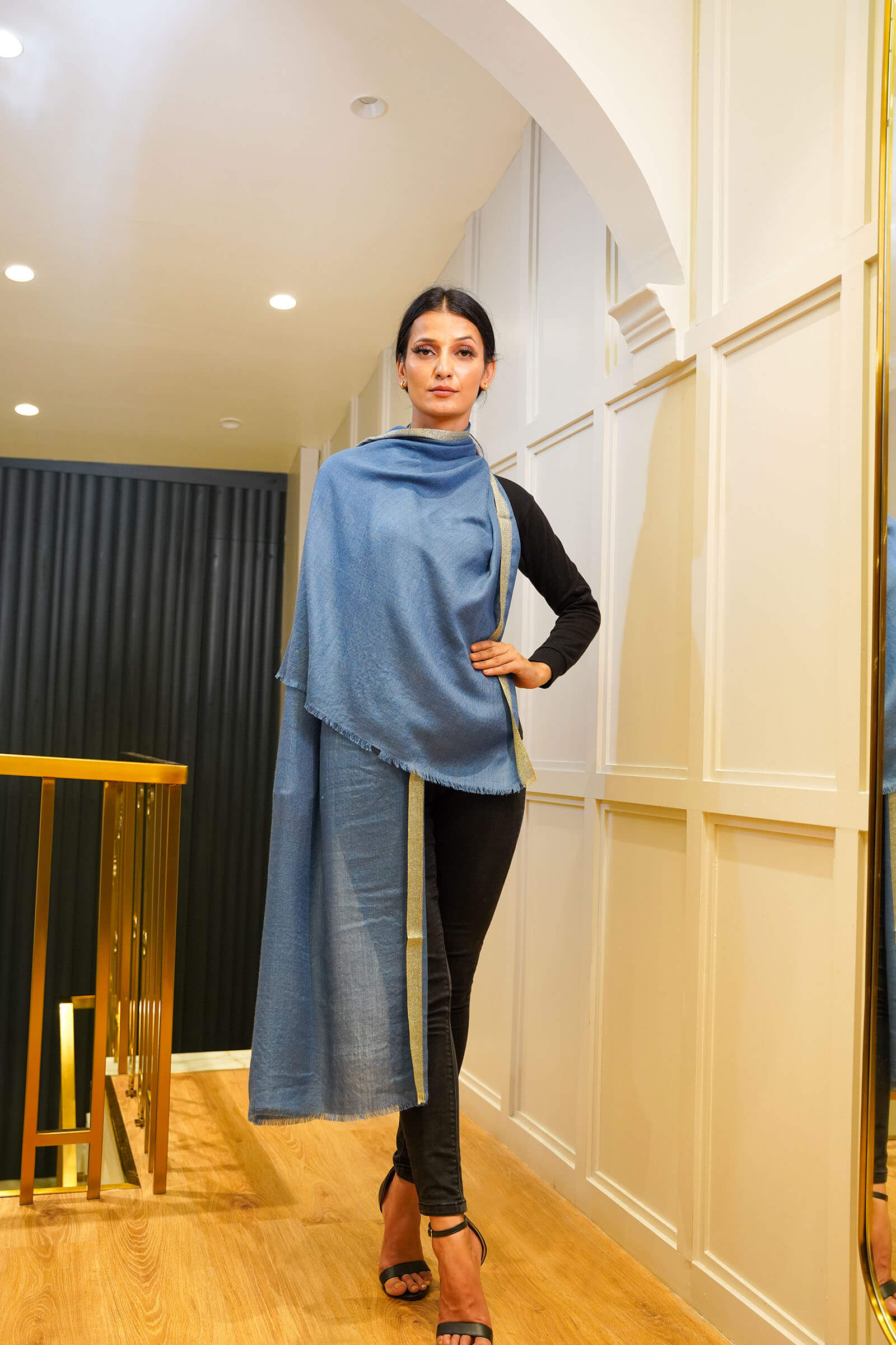 Women Border Zari Blue Grey Stole
