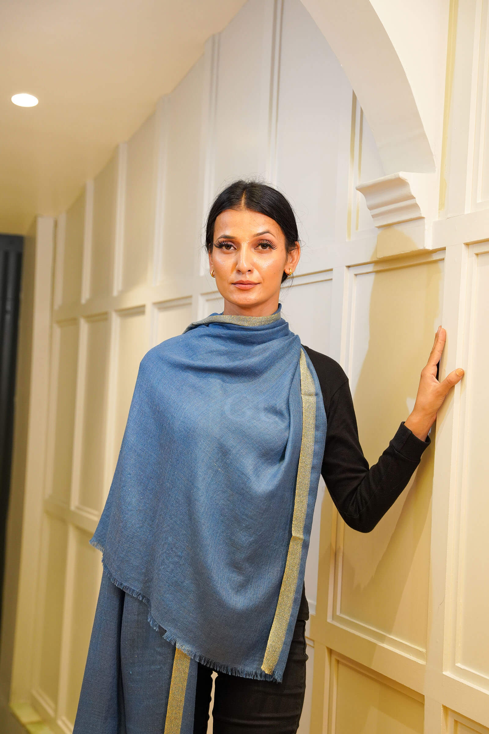 Women Border Zari Blue Grey Stole