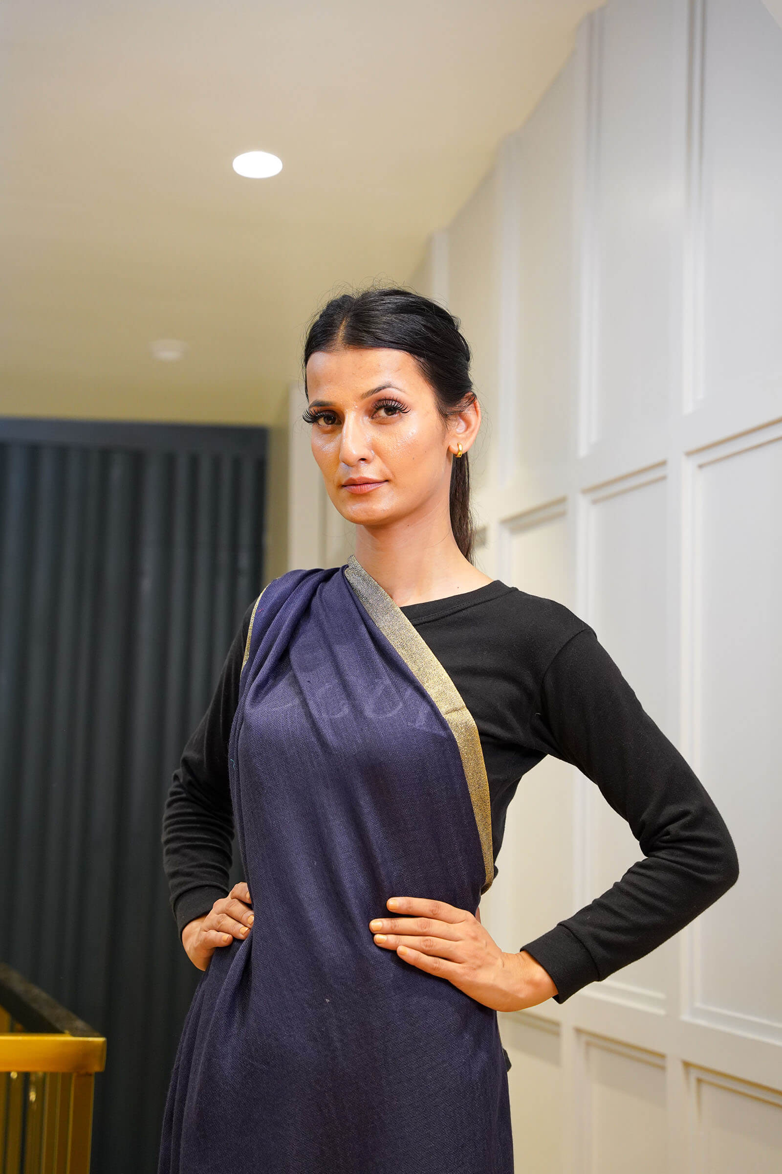 Women Border Zari Navy Stole