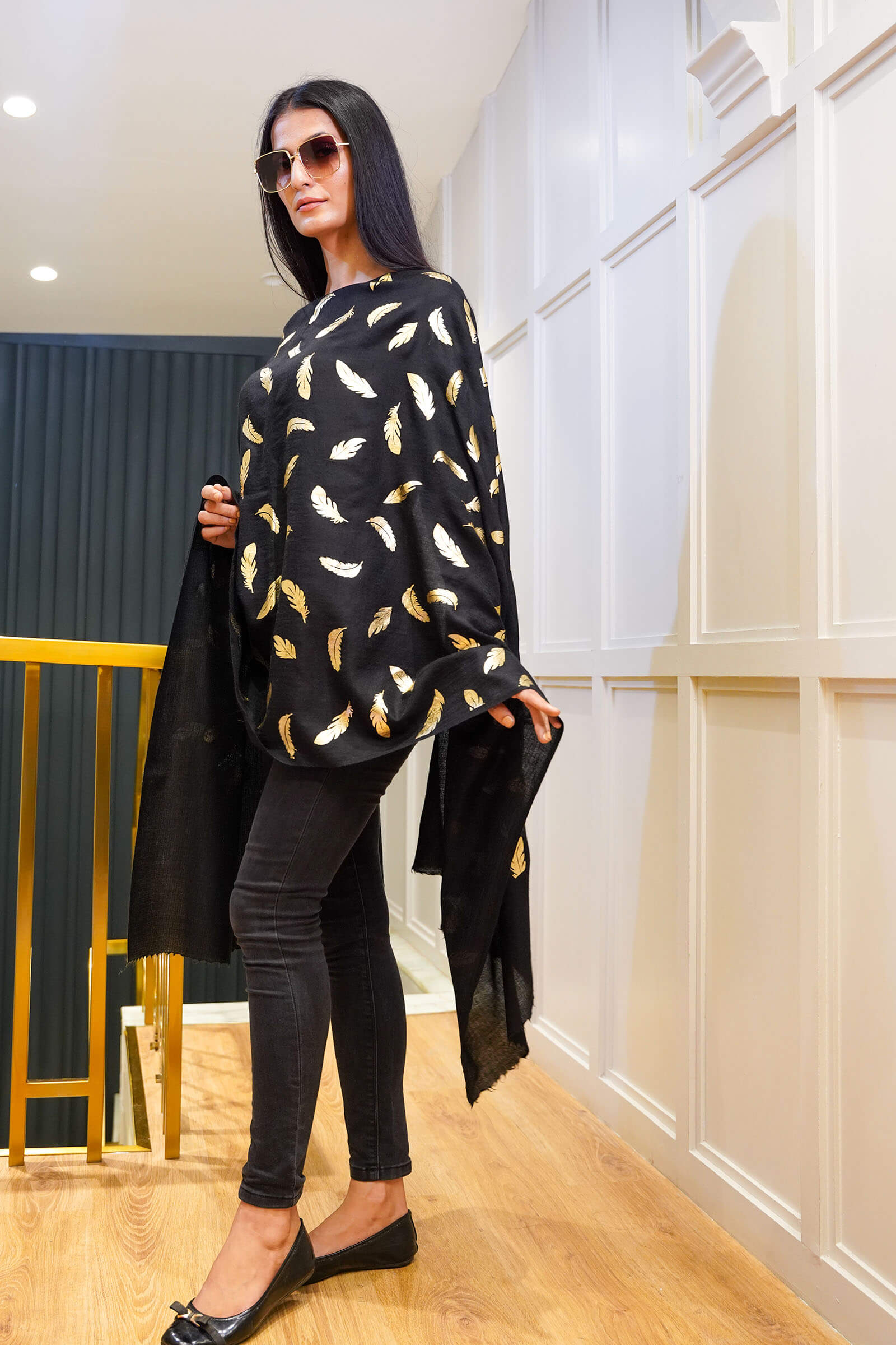Fine Wool Foil Print Black Stole