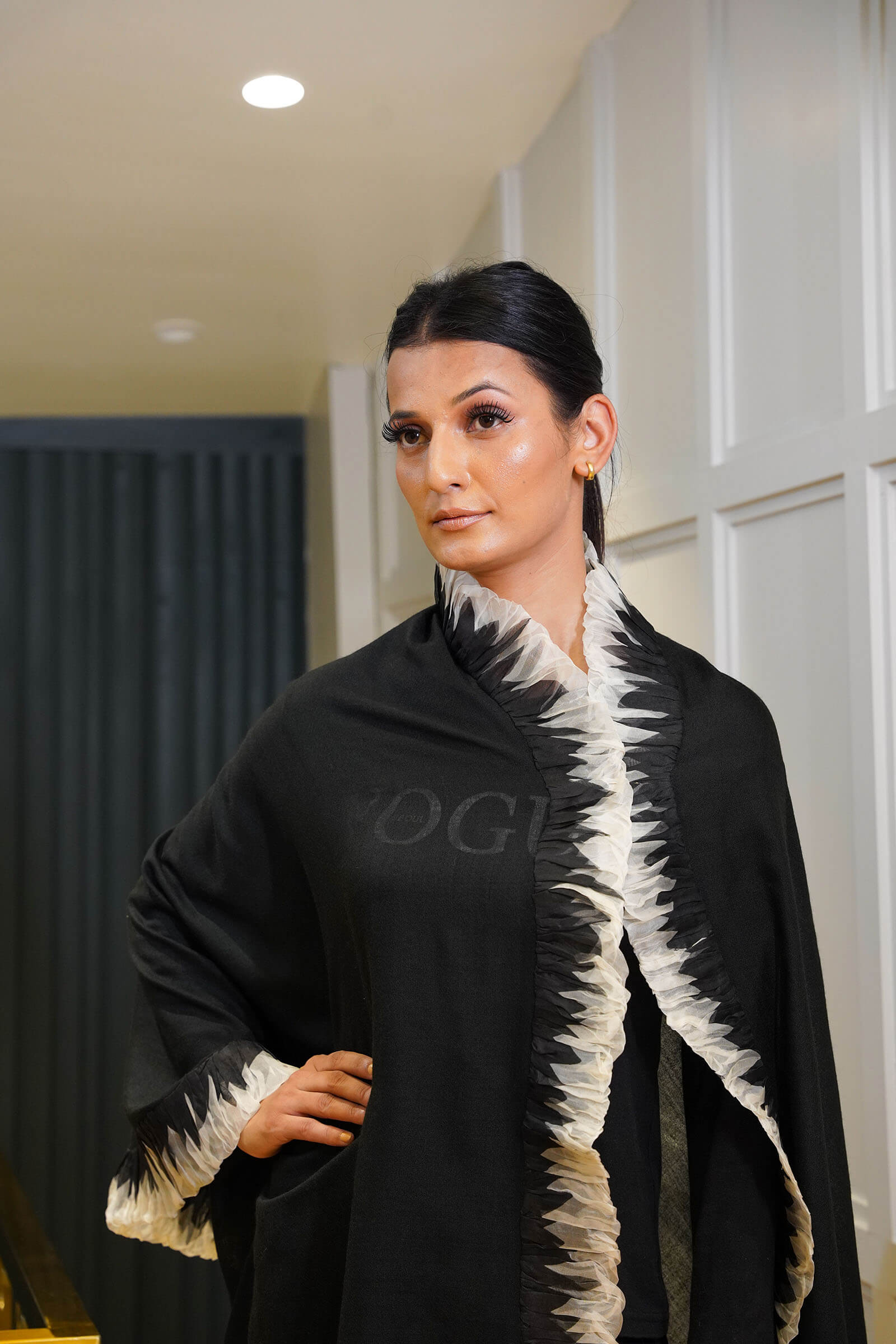Metallic Border Lace Stole Cashmere