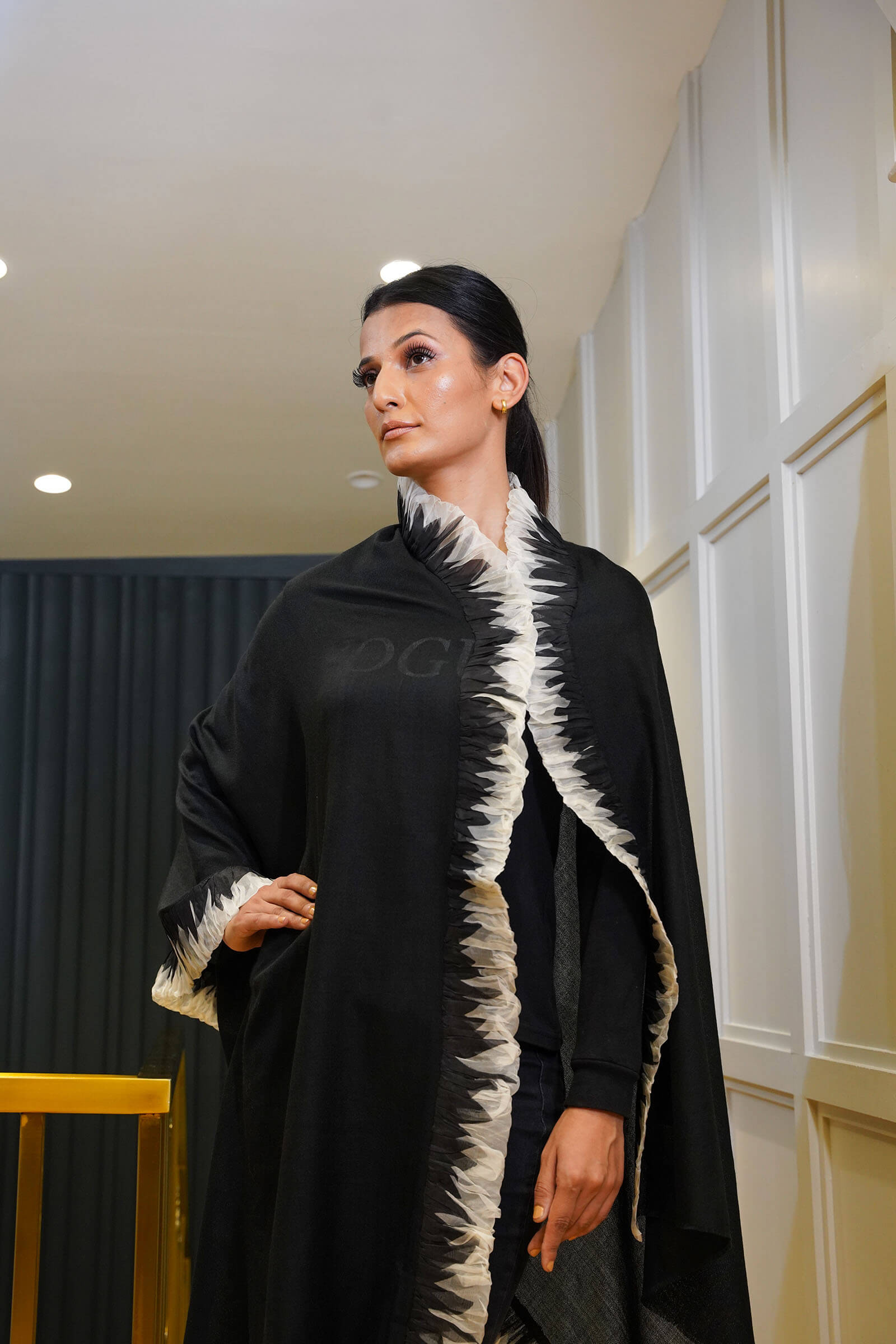 Metallic Border Lace Stole Cashmere